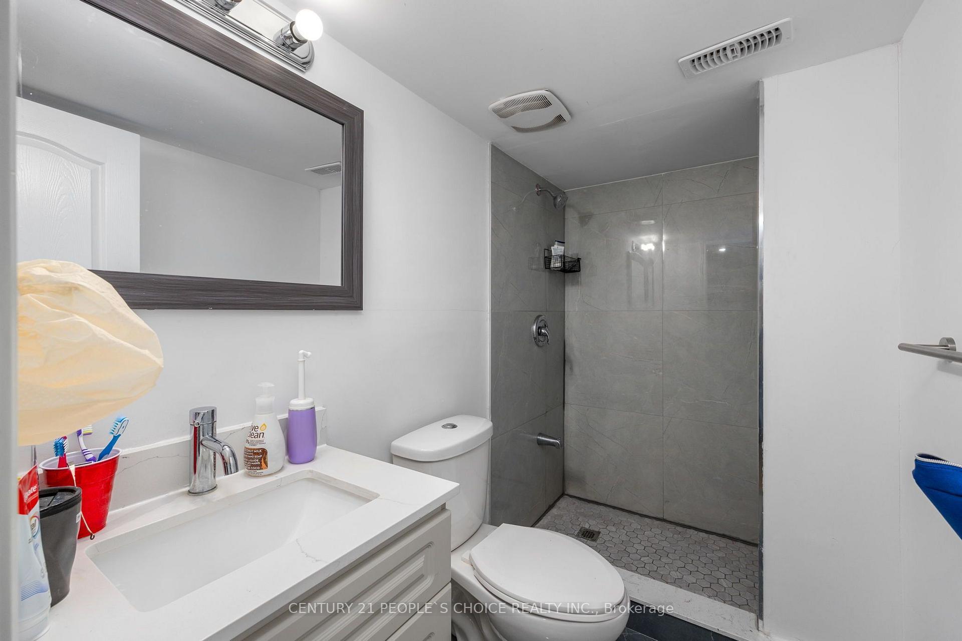 Photo 35 of Unit Upper, 64 Coldwell Bay Circle, Vaughan, Kleinburg — HOMEH