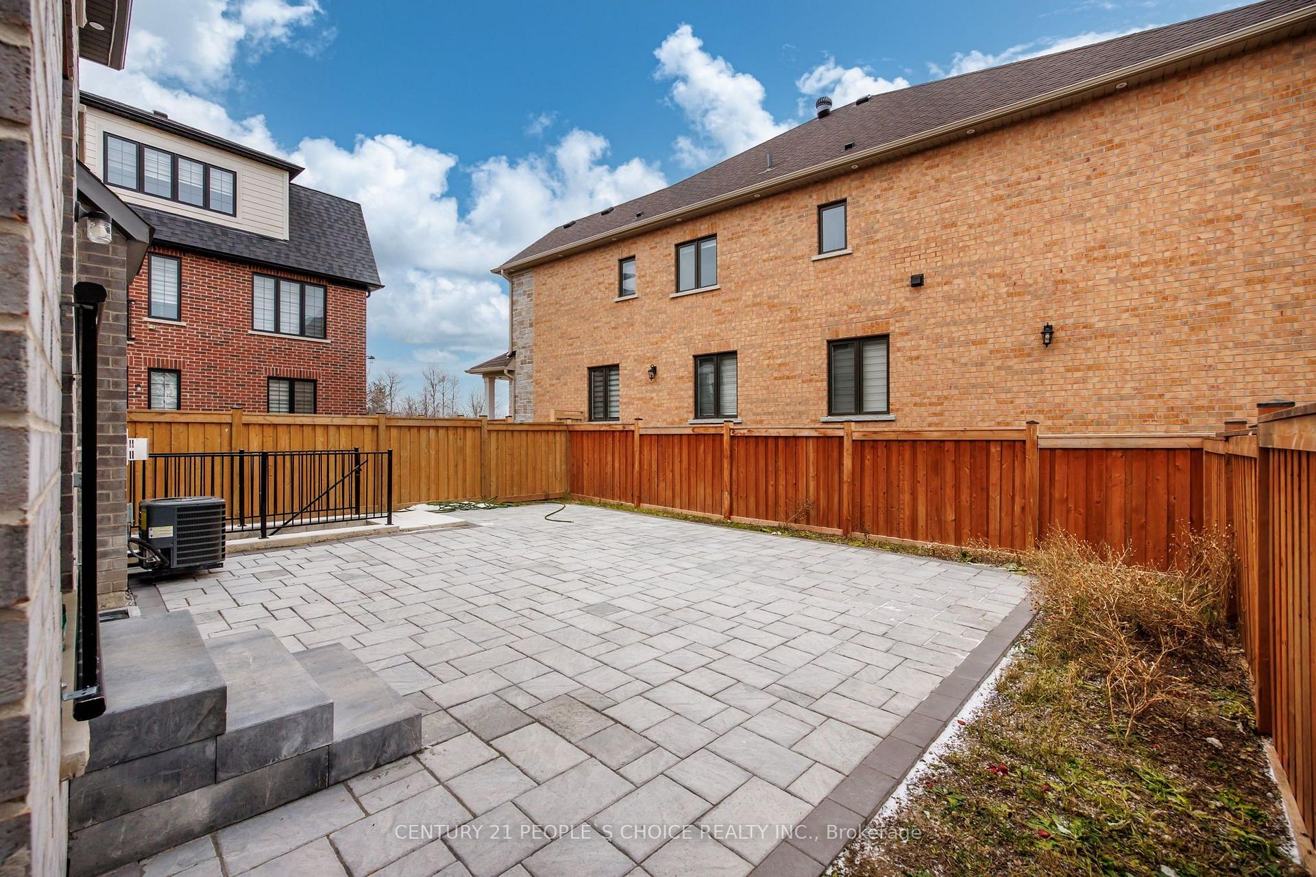 Photo 43 of Unit Upper, 64 Coldwell Bay Circle, Vaughan, Kleinburg — HOMEH
