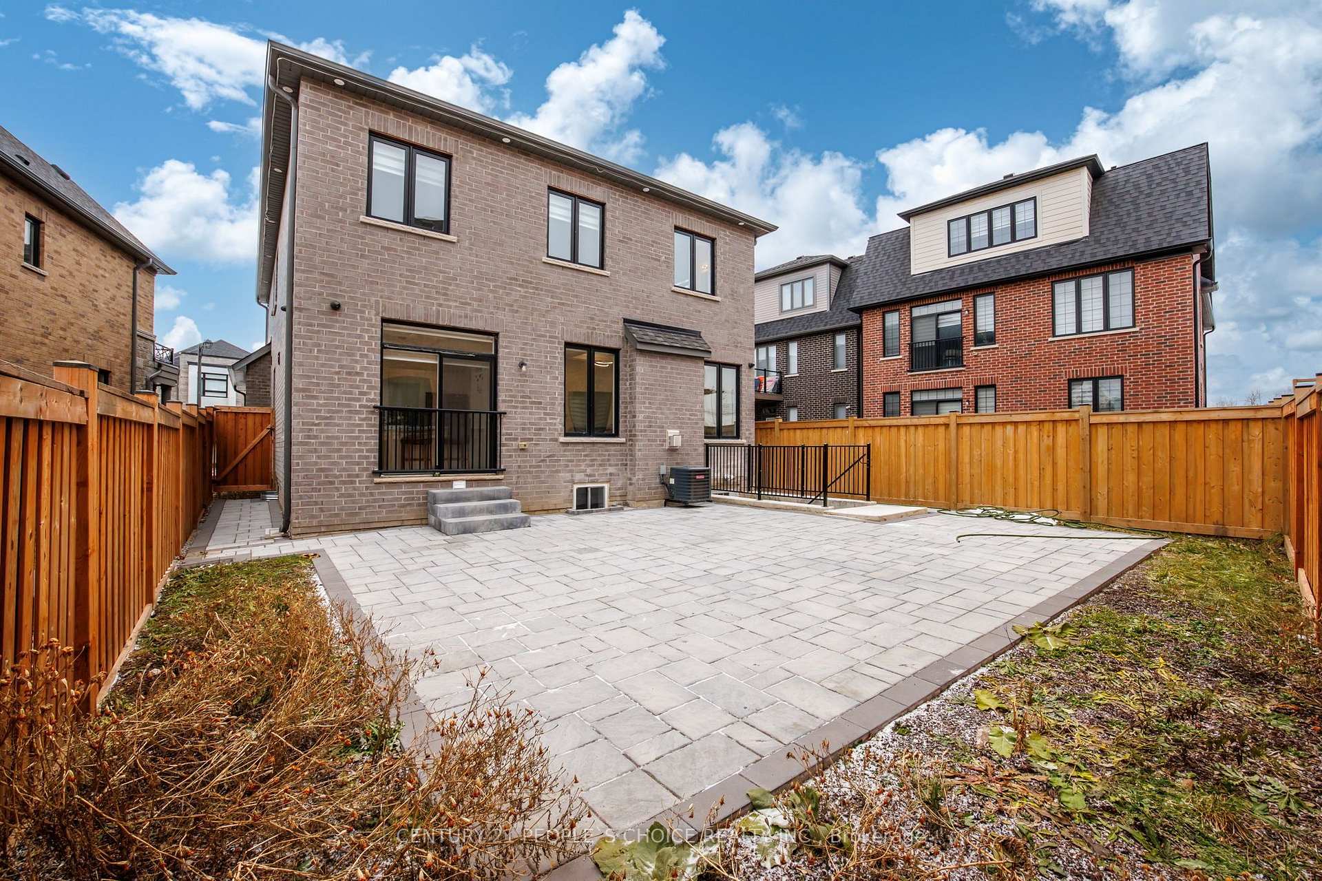 Photo 44 of Unit Upper, 64 Coldwell Bay Circle, Vaughan, Kleinburg — HOMEH
