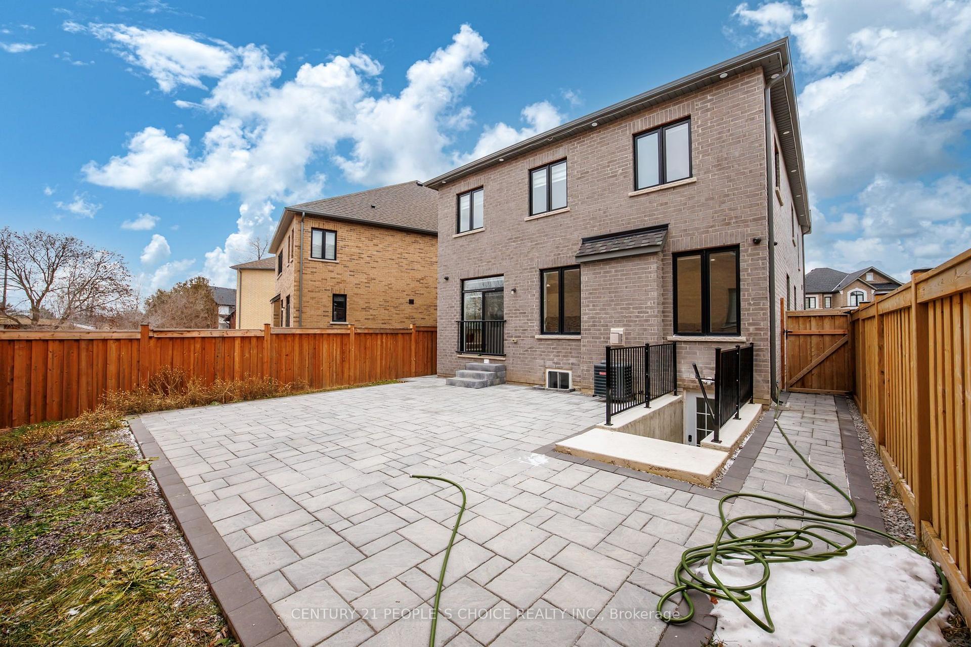 Photo 46 of Unit Upper, 64 Coldwell Bay Circle, Vaughan, Kleinburg — HOMEH