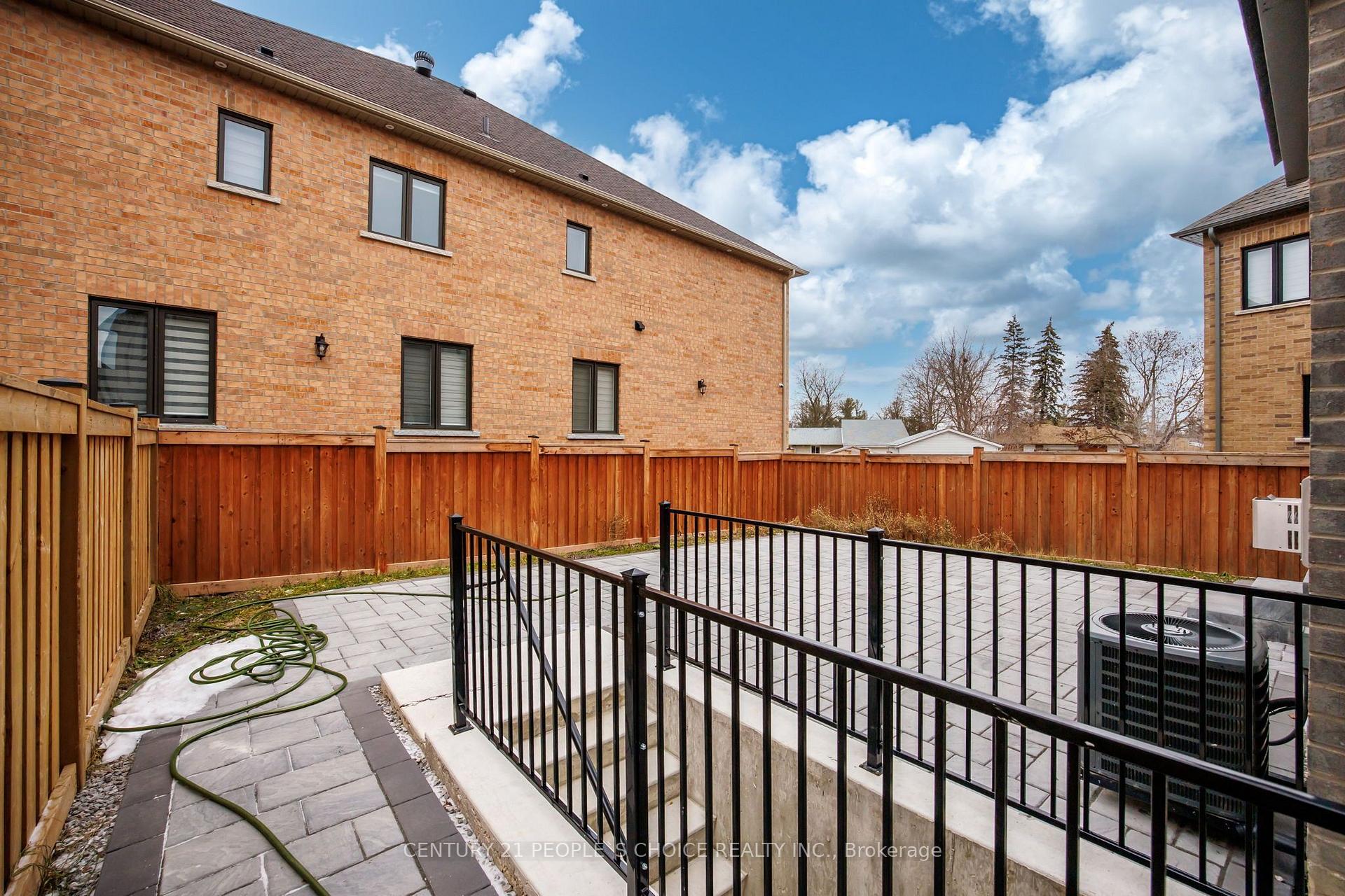 Photo 48 of Unit Upper, 64 Coldwell Bay Circle, Vaughan, Kleinburg — HOMEH