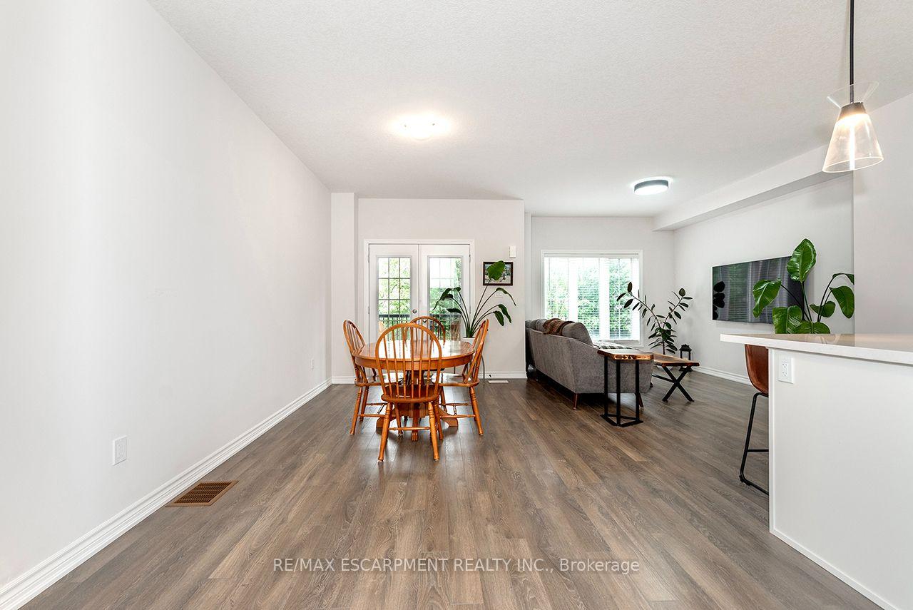 Photo 8 of 677 Park Road N, Brantford, Lynden Hills — HOMEH