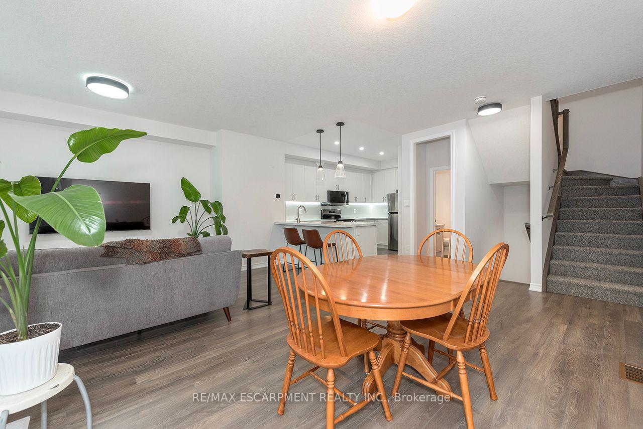 Photo 10 of 677 Park Road N, Brantford, Lynden Hills — HOMEH