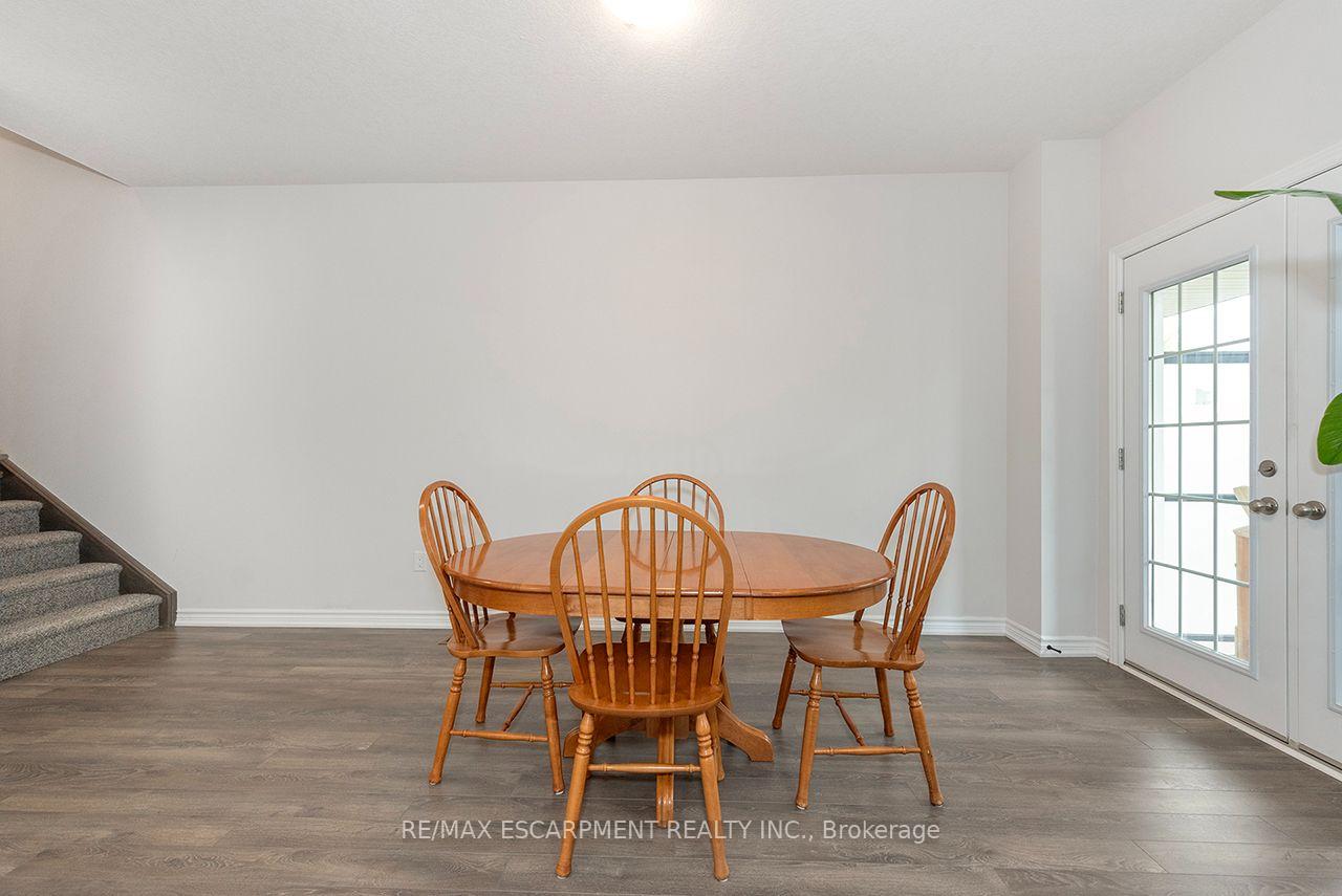 Photo 13 of 677 Park Road N, Brantford, Lynden Hills — HOMEH