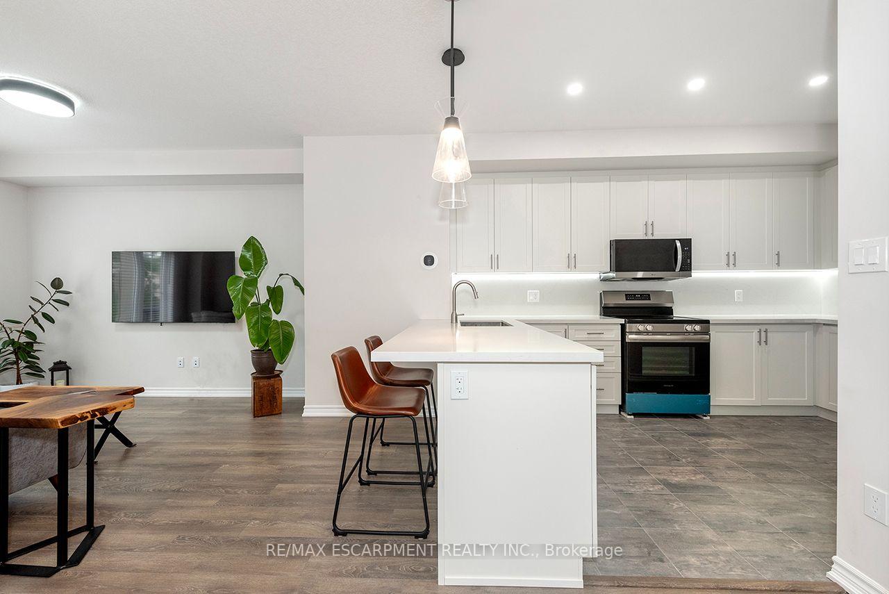 Photo 18 of 677 Park Road N, Brantford, Lynden Hills — HOMEH