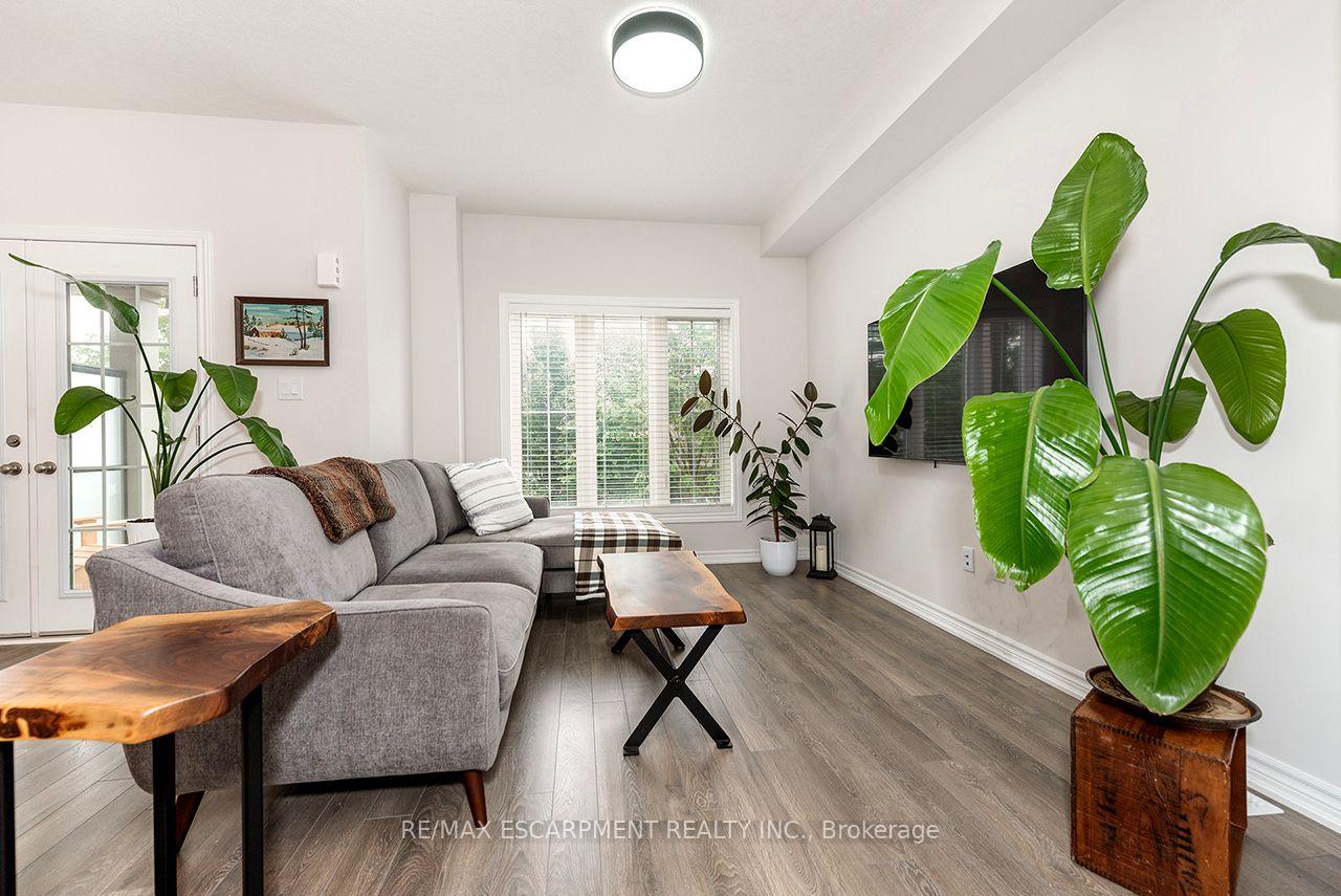 Photo 25 of 677 Park Road N, Brantford, Lynden Hills — HOMEH