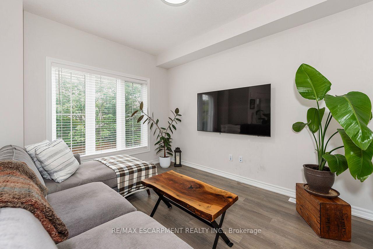 Photo 26 of 677 Park Road N, Brantford, Lynden Hills — HOMEH