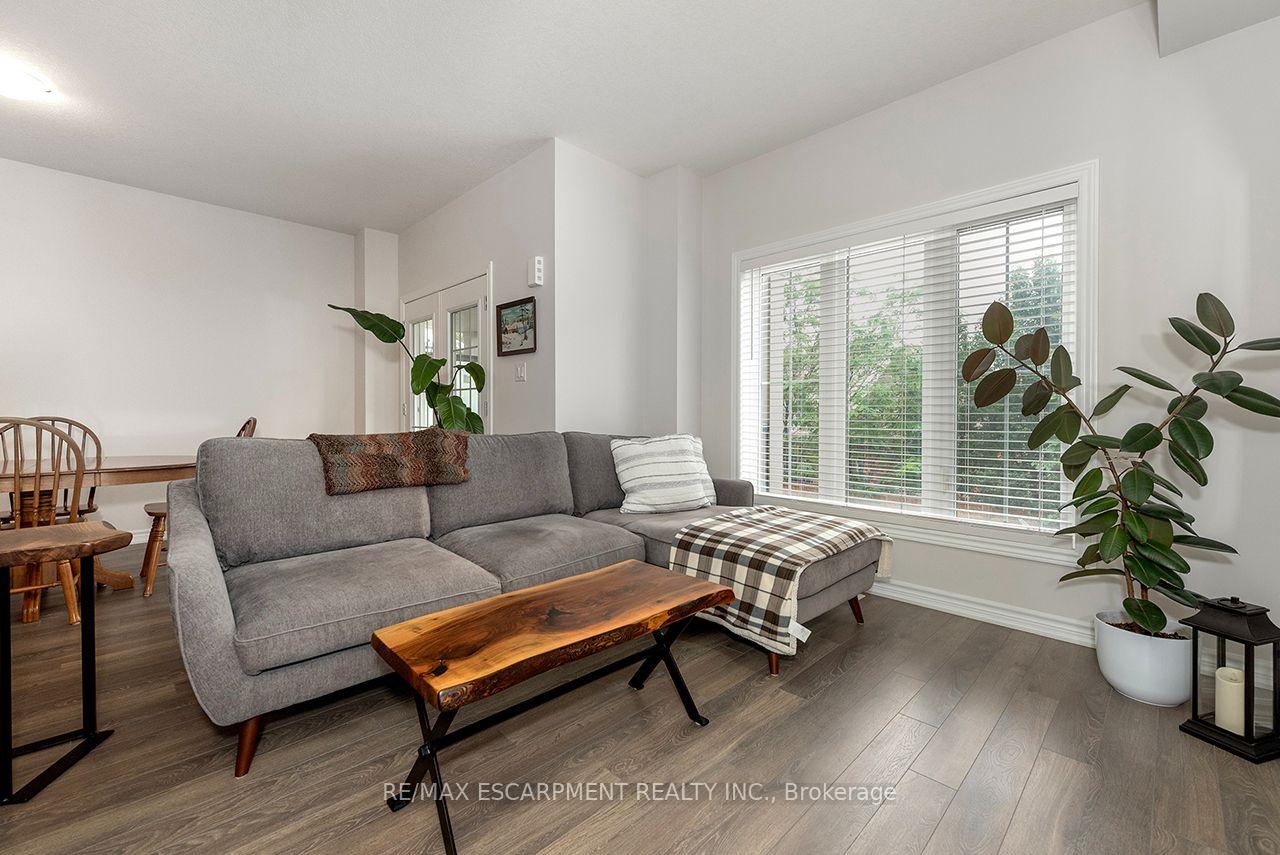Photo 29 of 677 Park Road N, Brantford, Lynden Hills — HOMEH