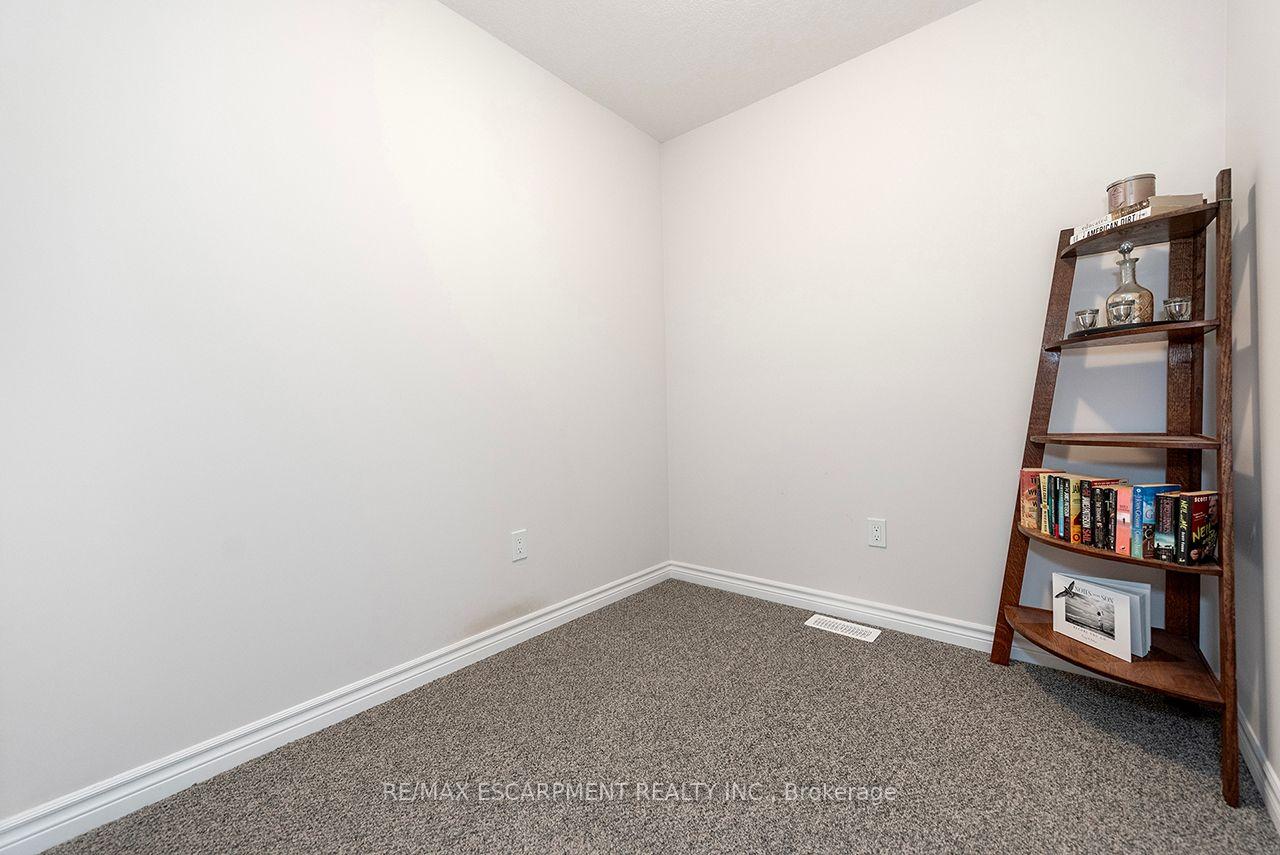 Photo 35 of 677 Park Road N, Brantford, Lynden Hills — HOMEH