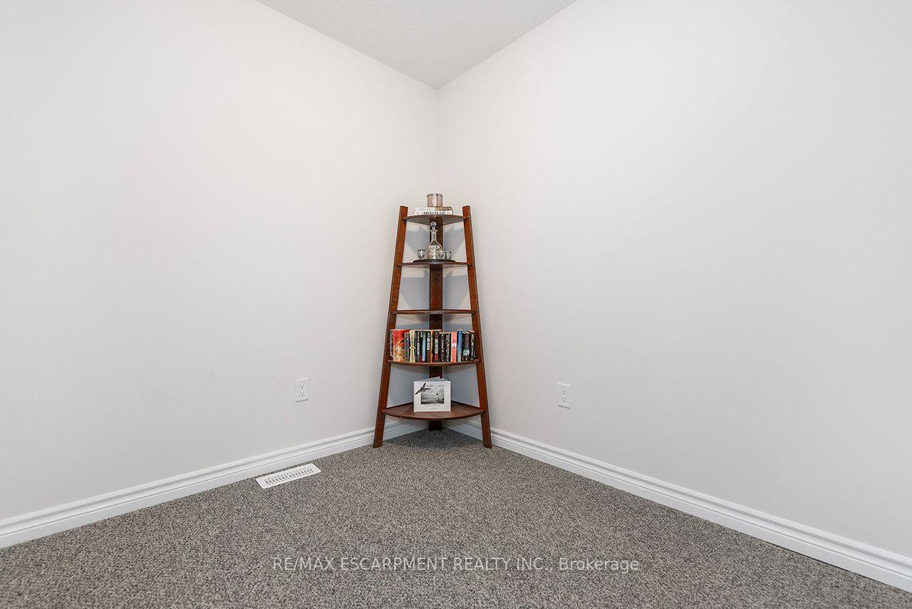 Photo 36 of 677 Park Road N, Brantford, Lynden Hills — HOMEH