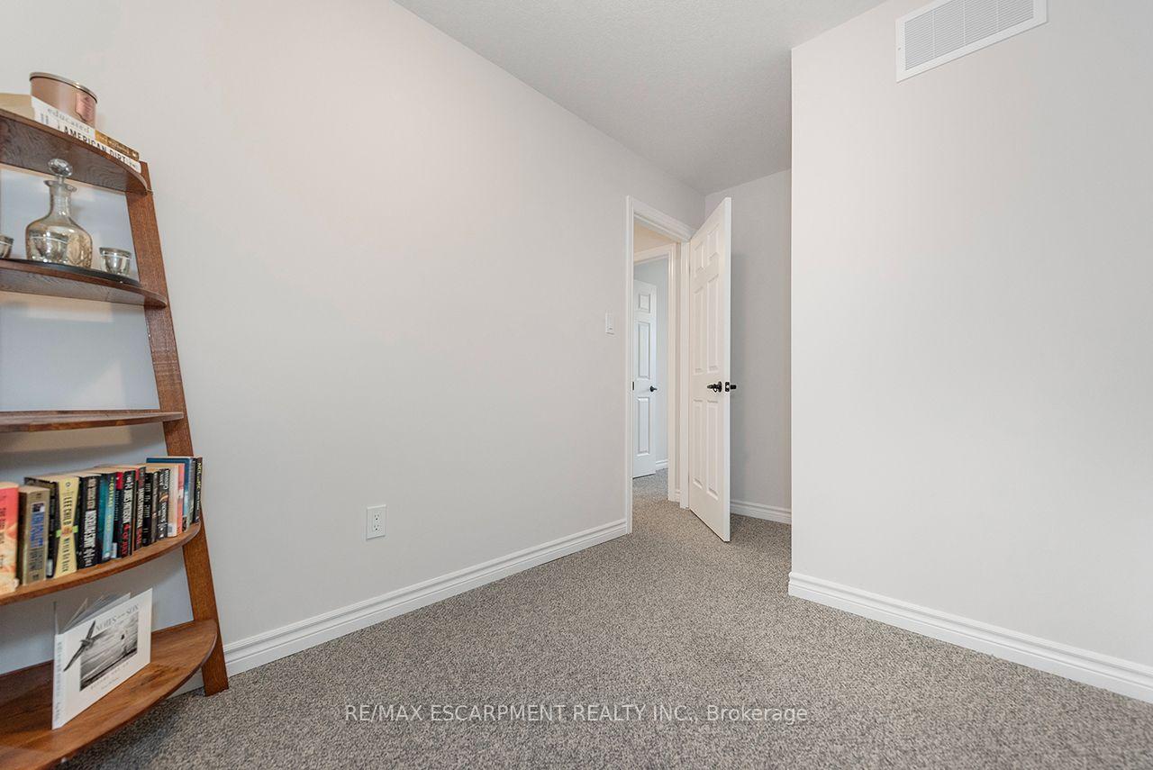 Photo 37 of 677 Park Road N, Brantford, Lynden Hills — HOMEH