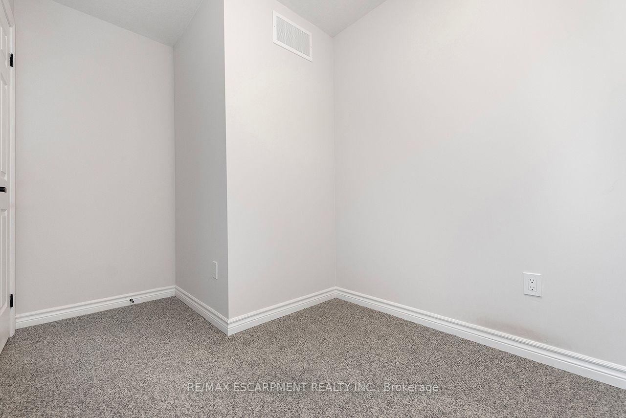 Photo 38 of 677 Park Road N, Brantford, Lynden Hills — HOMEH