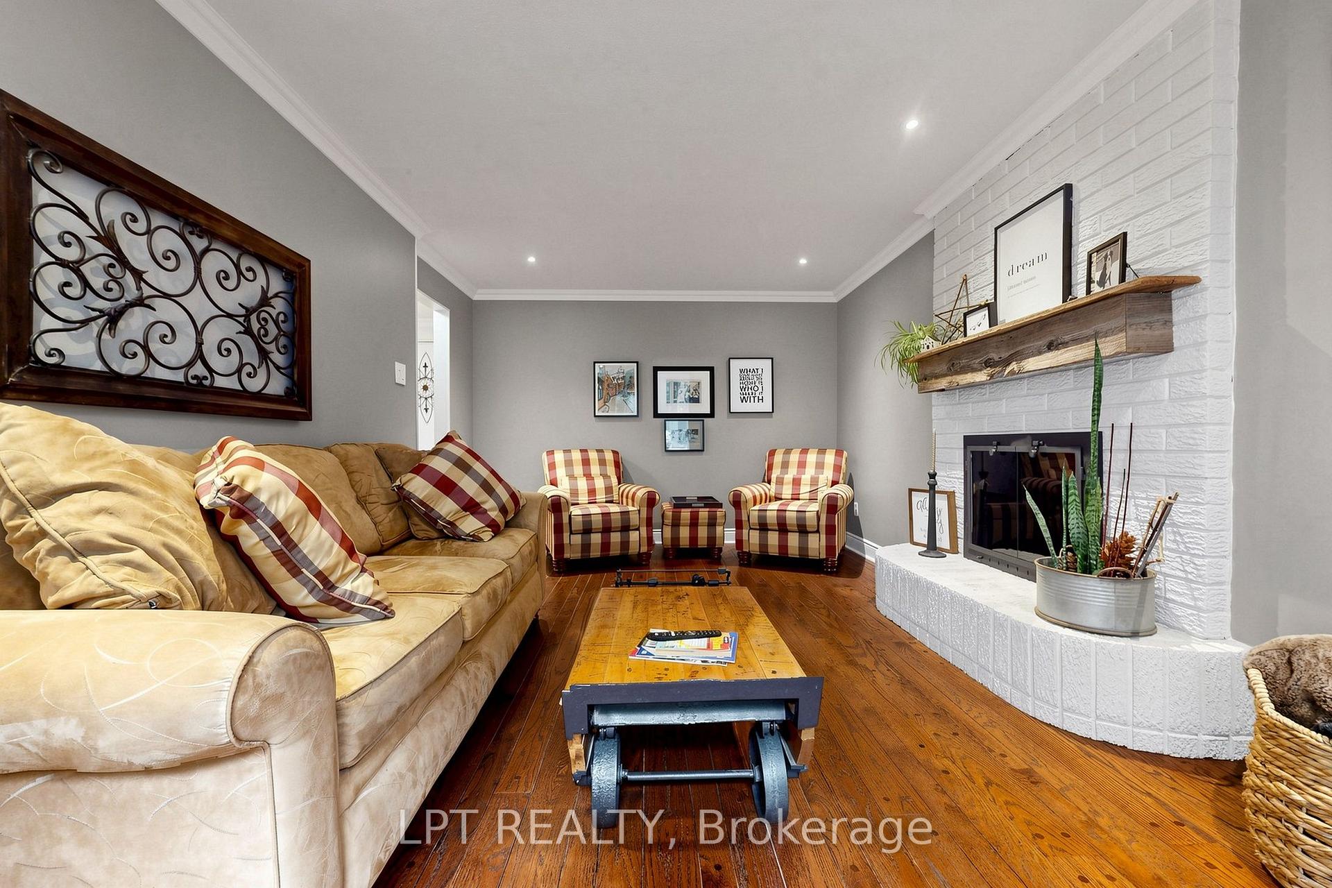 Photo 12 of 1579 Lovelady Crescent, Mississauga, Rathwood — HOMEH