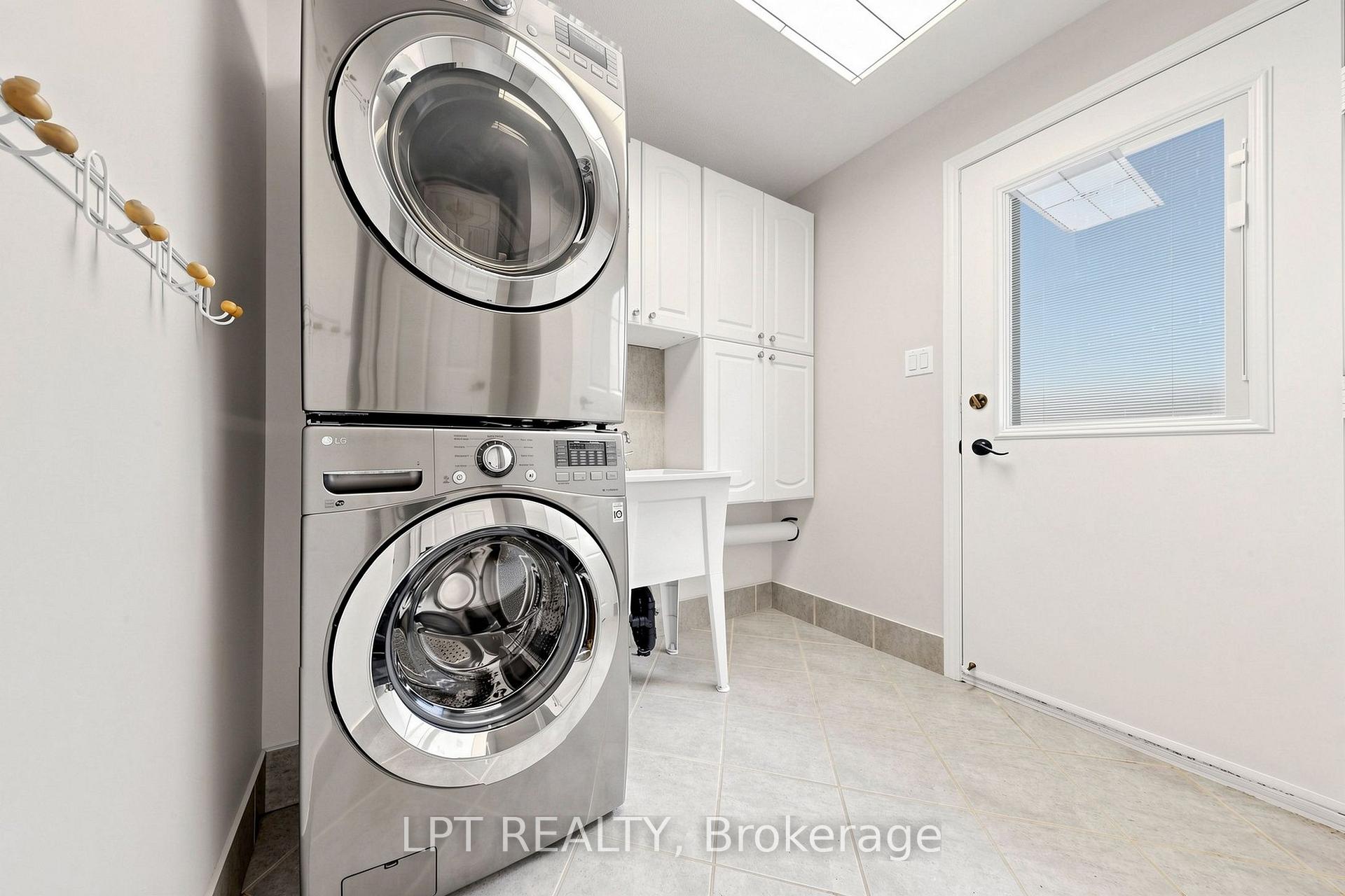 Photo 14 of 1579 Lovelady Crescent, Mississauga, Rathwood — HOMEH