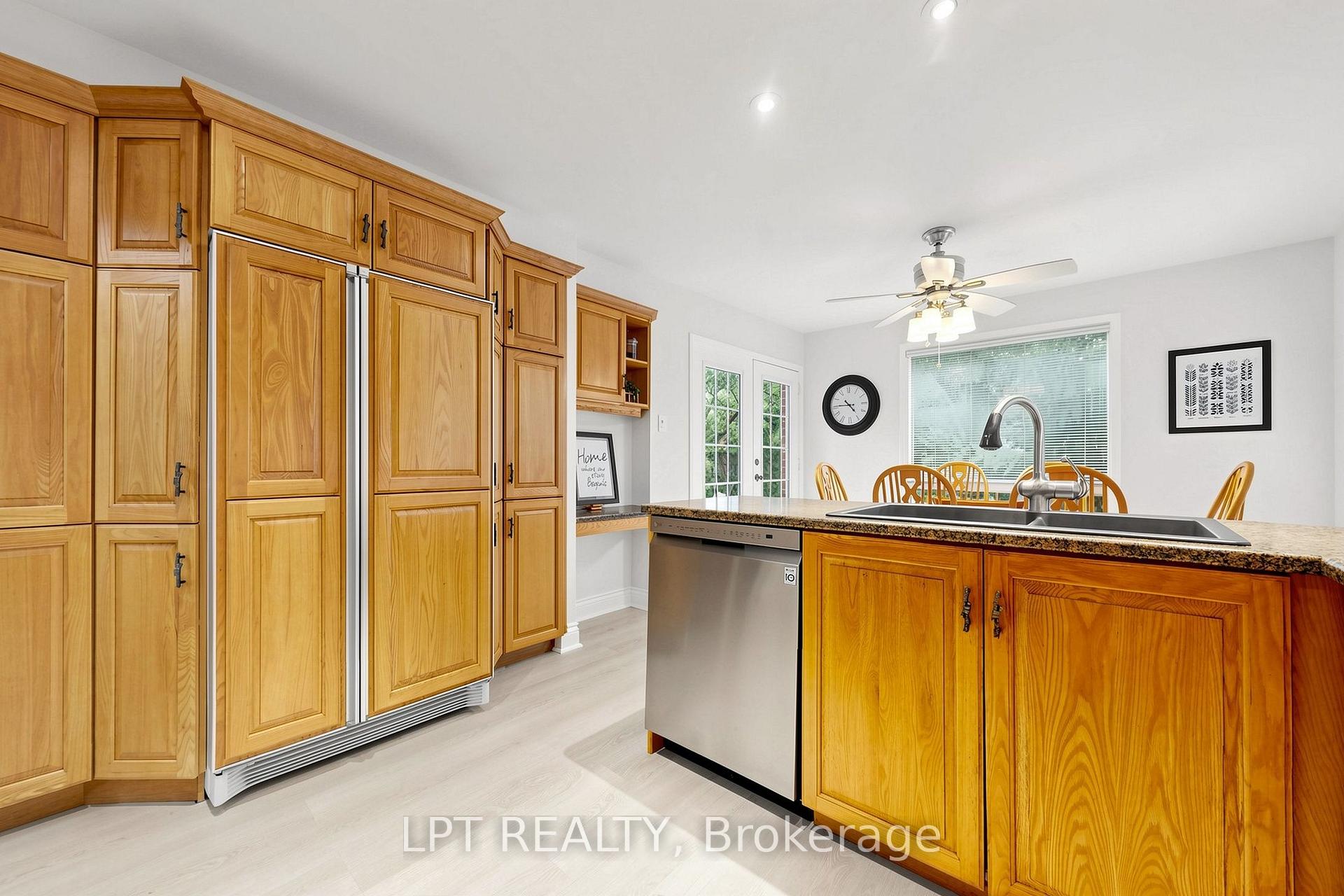 Photo 16 of 1579 Lovelady Crescent, Mississauga, Rathwood — HOMEH