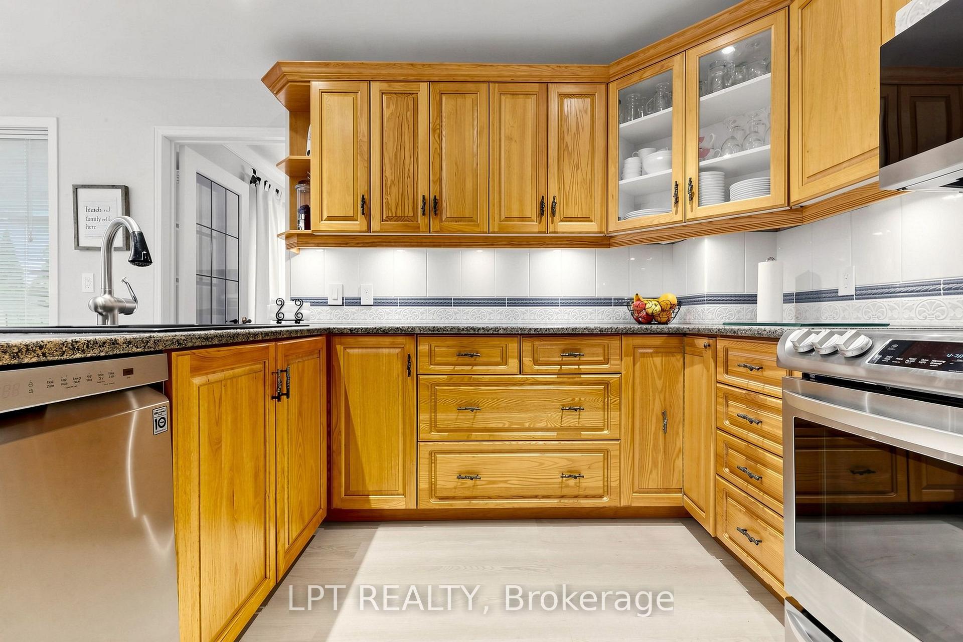 Photo 20 of 1579 Lovelady Crescent, Mississauga, Rathwood — HOMEH