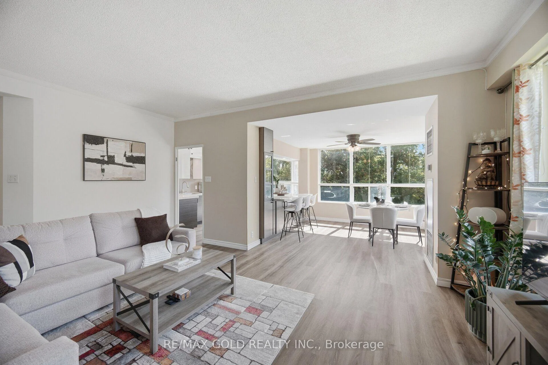 Photo 4 of Unit 112, 6 Humberline Drive, Etobicoke, West Humber-Clairville — HOMEH