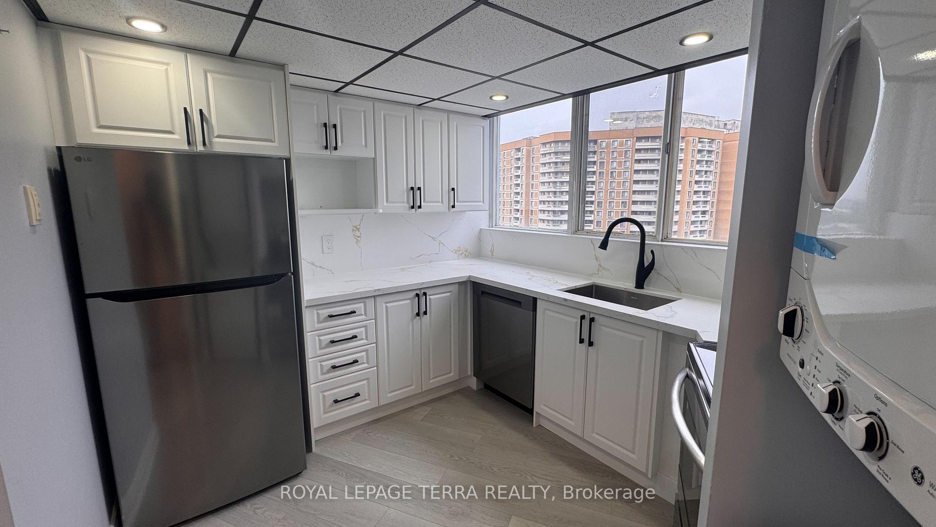 Photo 6 of Unit 1401, 3700 Kaneff Crescent, Mississauga, Mississauga Valleys — HOMEH