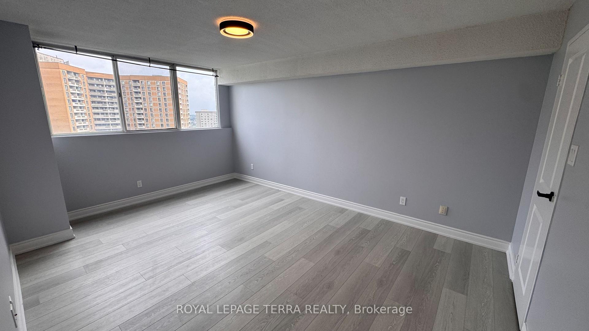 Photo 13 of Unit 1401, 3700 Kaneff Crescent, Mississauga, Mississauga Valleys — HOMEH