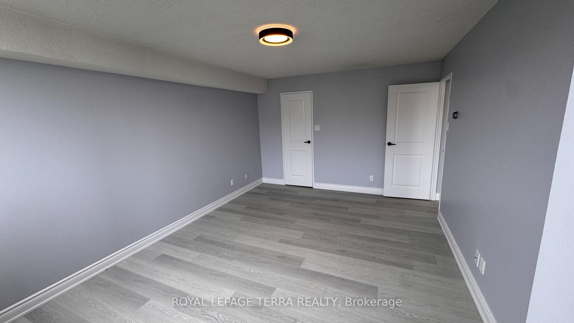 Photo 14 of Unit 1401, 3700 Kaneff Crescent, Mississauga, Mississauga Valleys — HOMEH