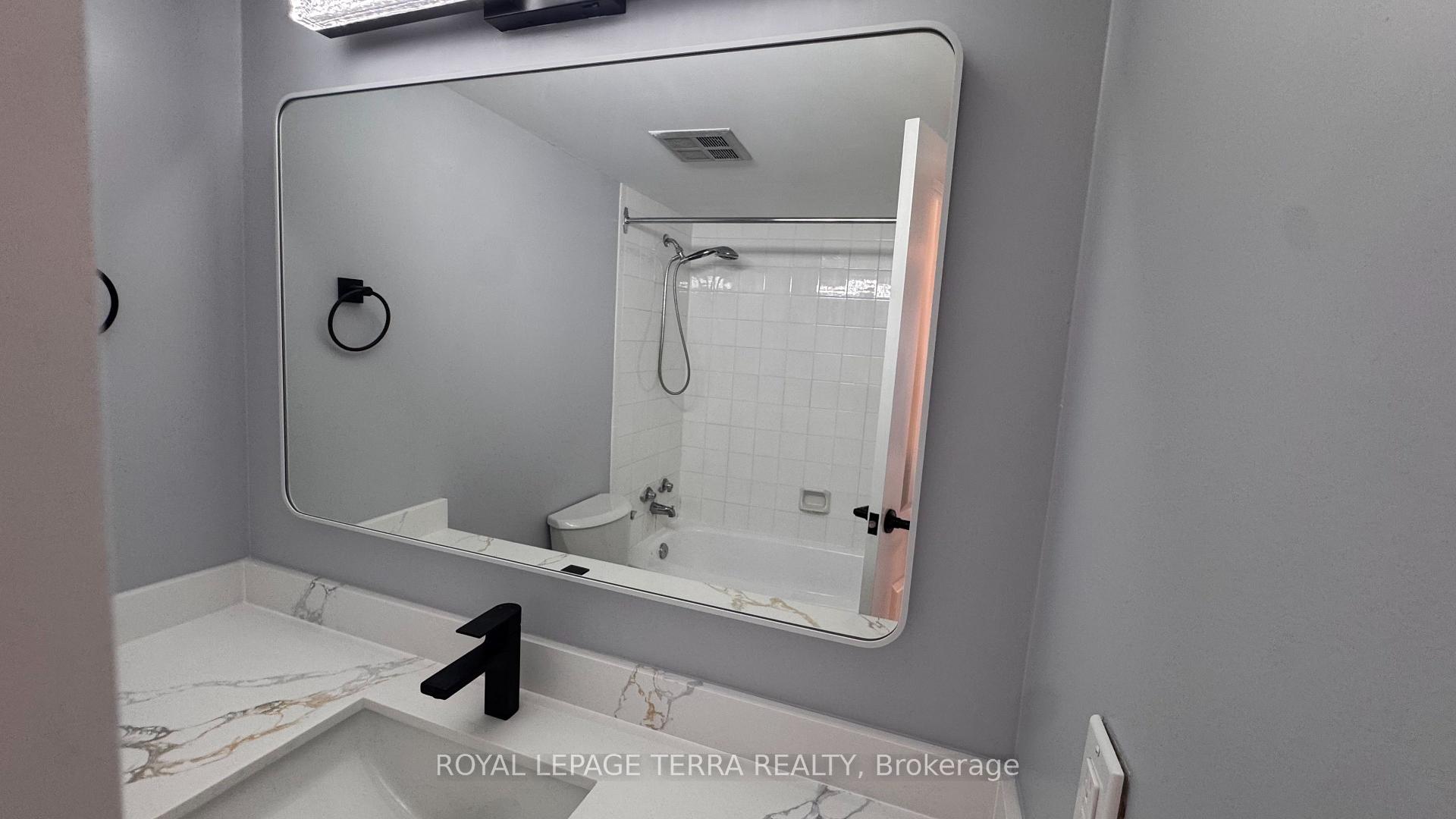 Photo 16 of Unit 1401, 3700 Kaneff Crescent, Mississauga, Mississauga Valleys — HOMEH
