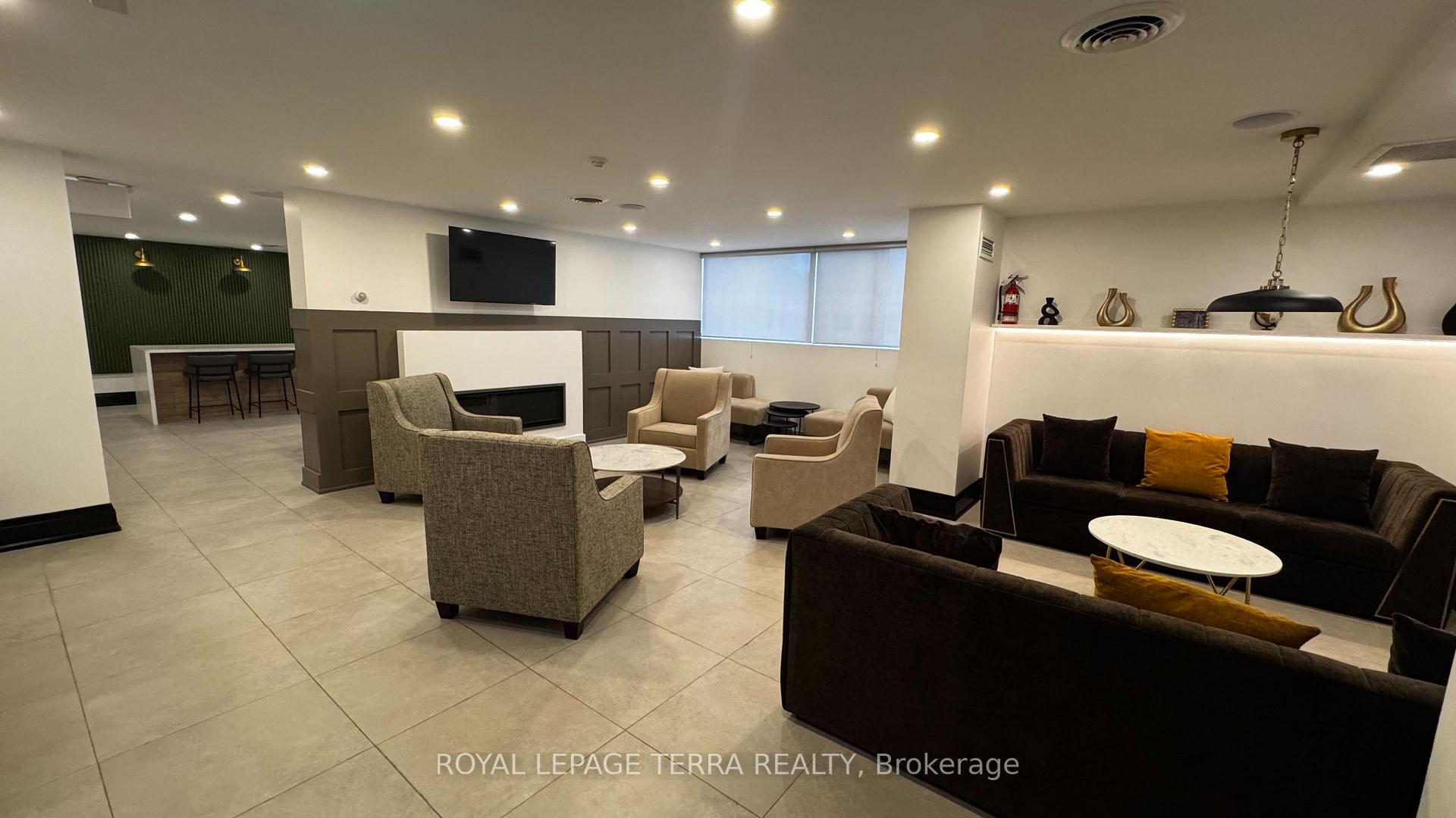 Photo 17 of Unit 1401, 3700 Kaneff Crescent, Mississauga, Mississauga Valleys — HOMEH