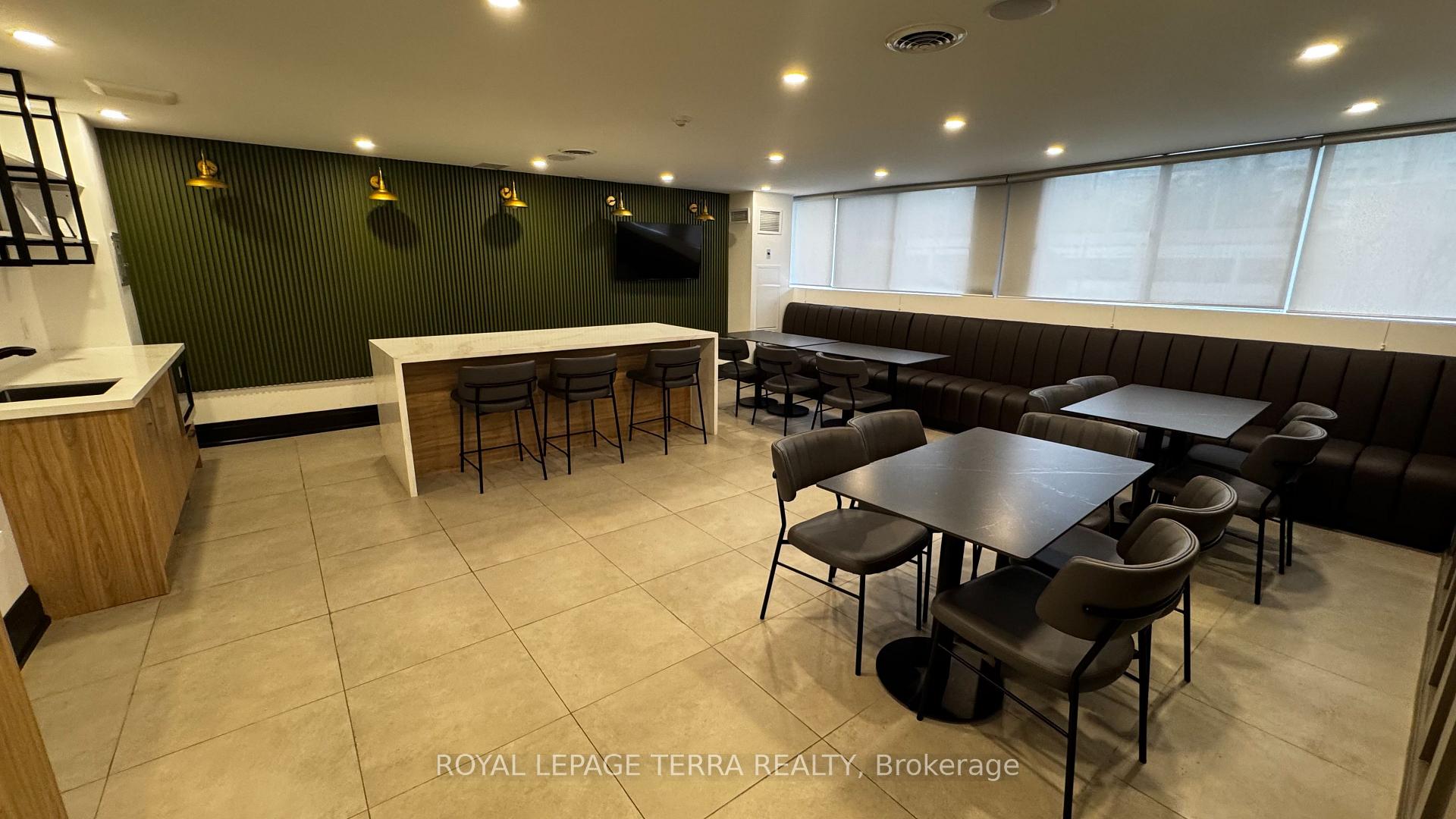 Photo 18 of Unit 1401, 3700 Kaneff Crescent, Mississauga, Mississauga Valleys — HOMEH