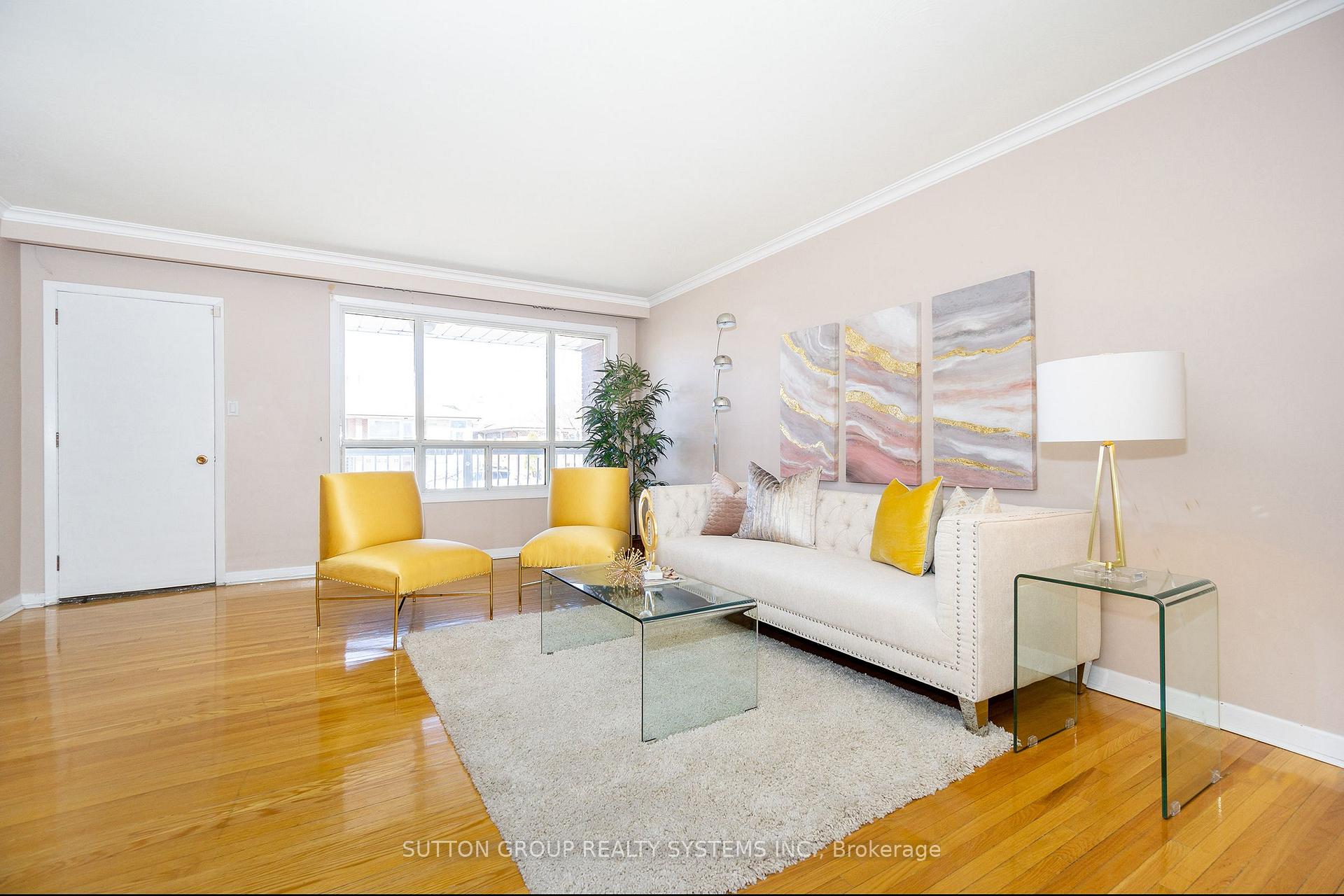 Photo 2 of Unit Upper, 233 Hullmar Drive, North York, Black Creek — HOMEH