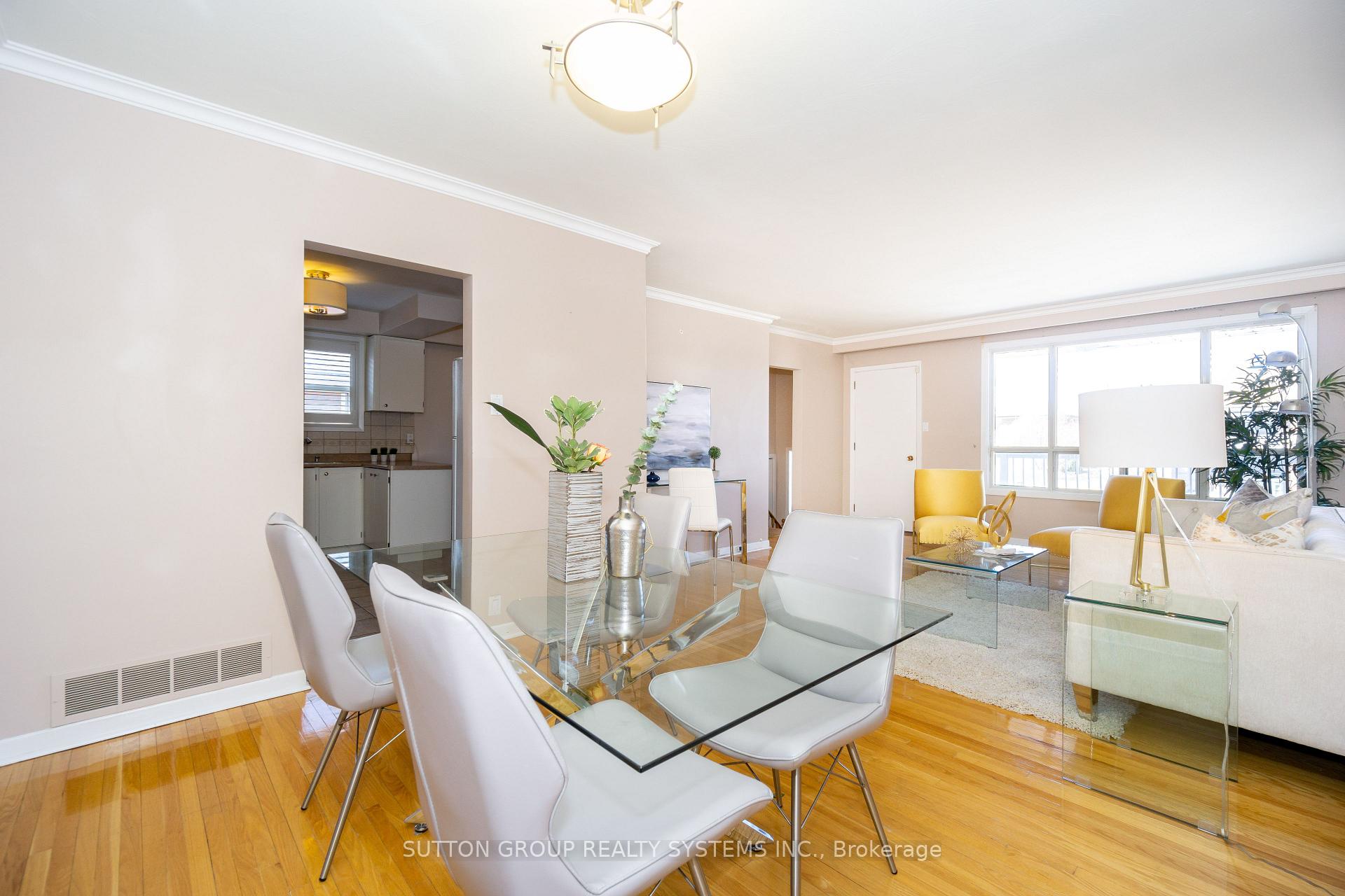 Photo 6 of Unit Upper, 233 Hullmar Drive, North York, Black Creek — HOMEH