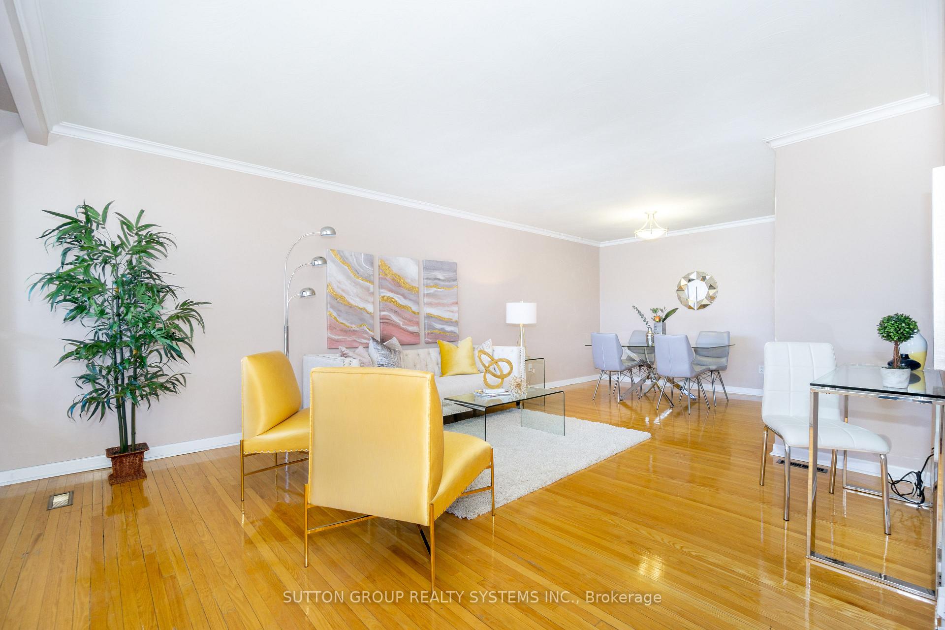 Photo 8 of Unit Upper, 233 Hullmar Drive, North York, Black Creek — HOMEH