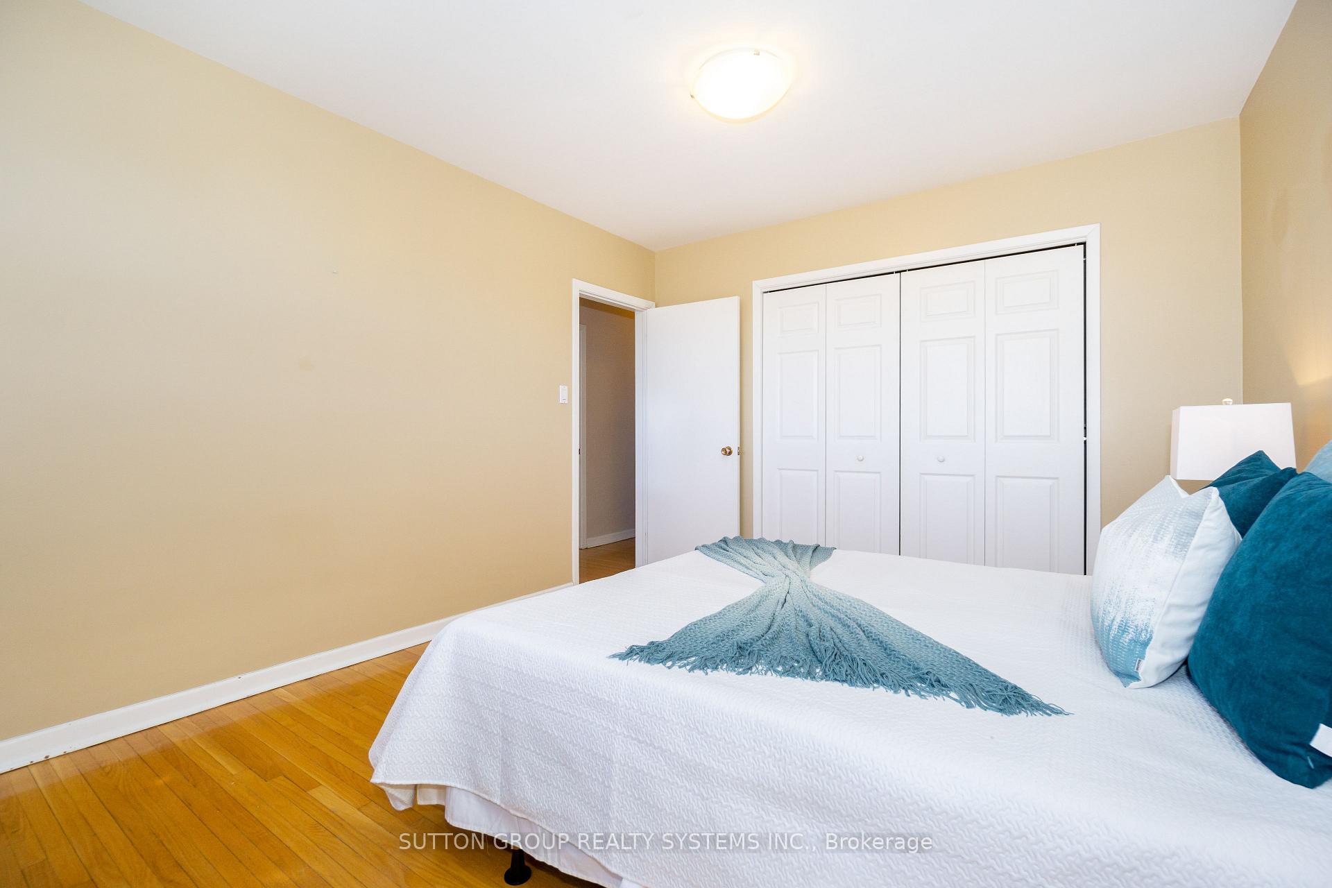 Photo 14 of Unit Upper, 233 Hullmar Drive, North York, Black Creek — HOMEH