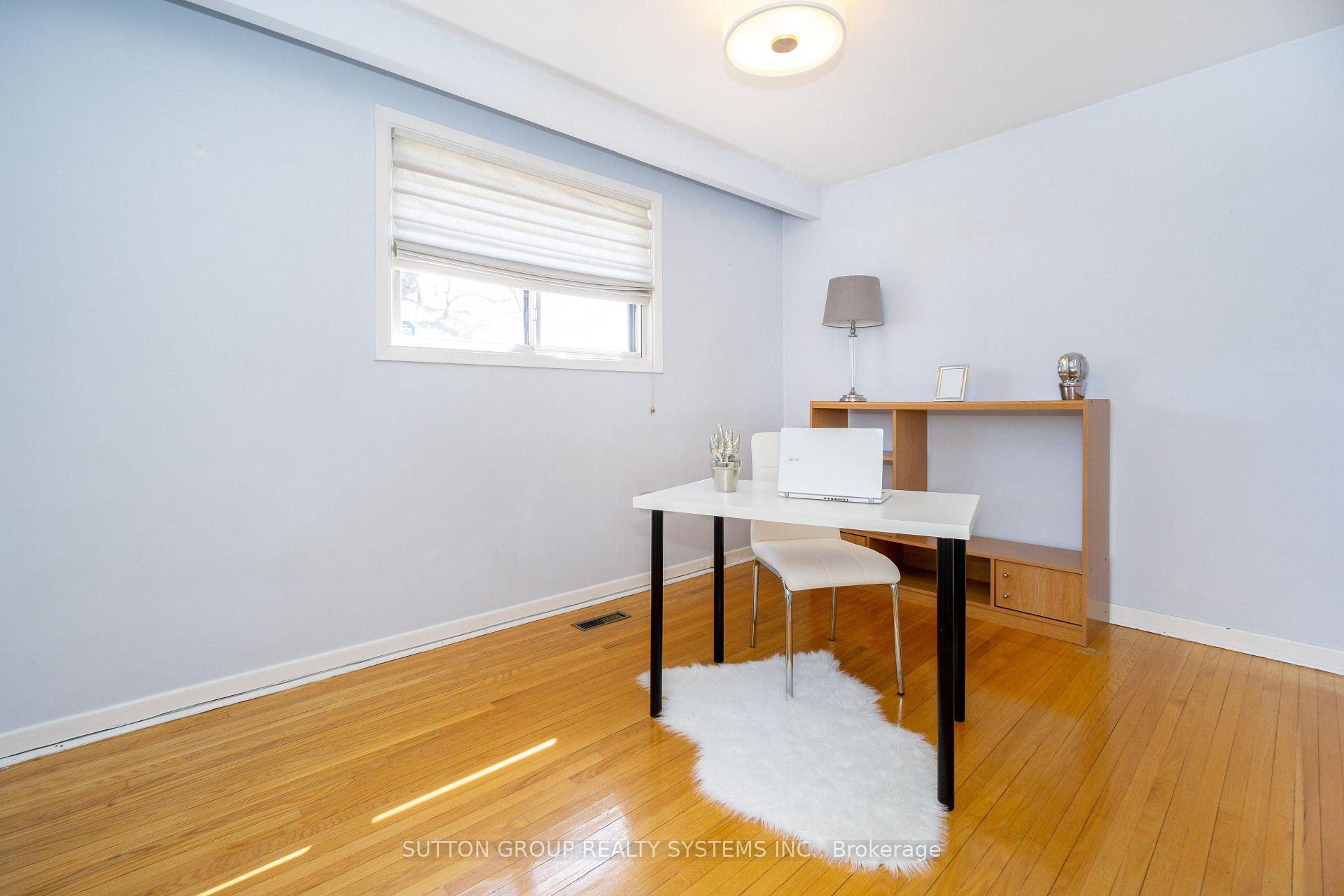 Photo 17 of Unit Upper, 233 Hullmar Drive, North York, Black Creek — HOMEH