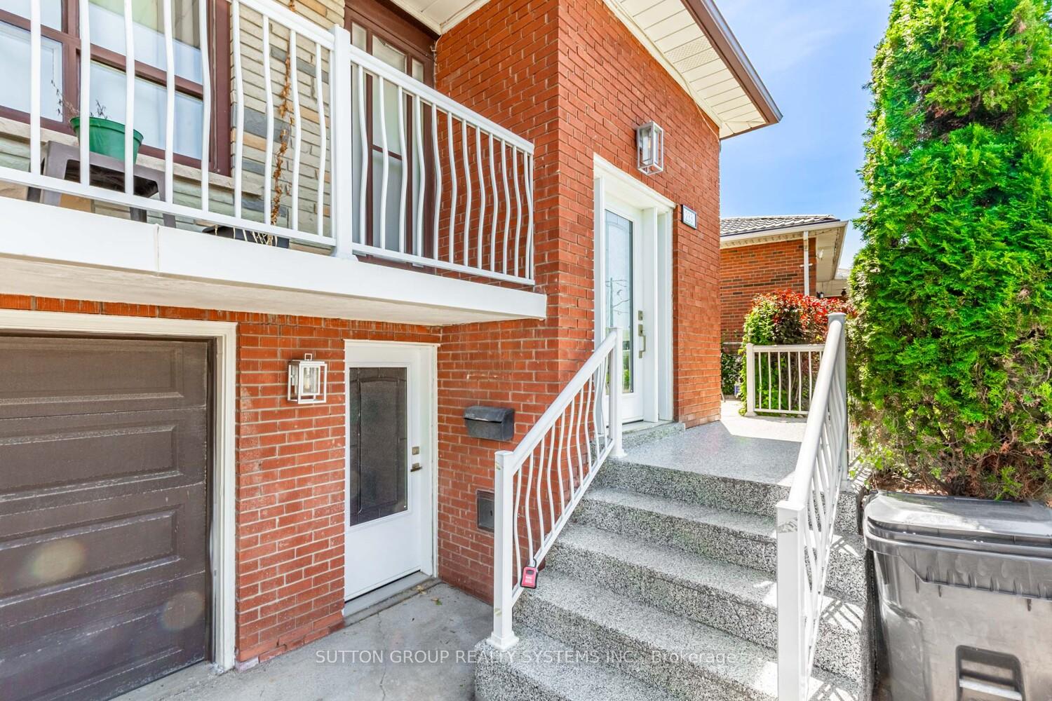 Photo 19 of Unit Upper, 233 Hullmar Drive, North York, Black Creek — HOMEH