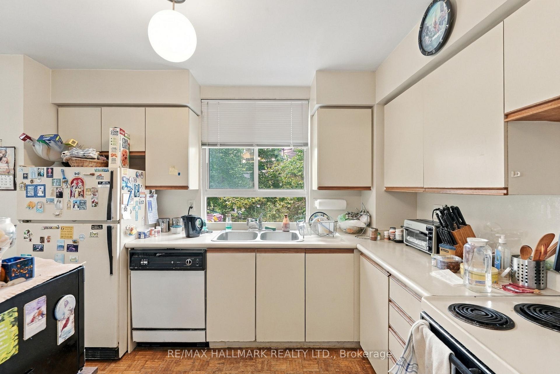 Photo 11 of Unit 303, 4 Park Vista, Toronto, O'Connor-Parkview — HOMEH