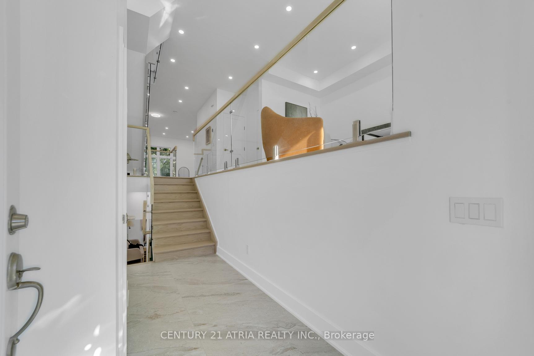 Photo 2 of 47 Eighth Street, Etobicoke, New Toronto — HOMEH