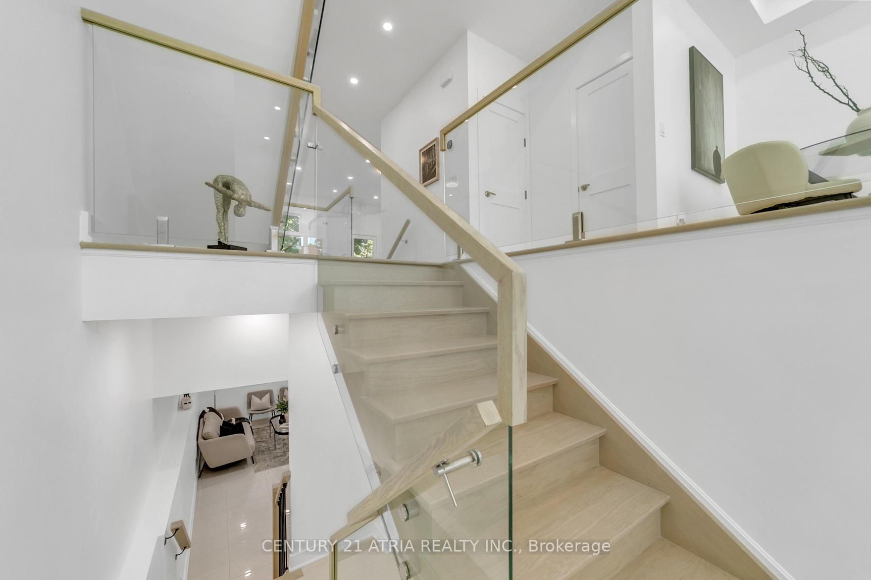 Photo 4 of 47 Eighth Street, Etobicoke, New Toronto — HOMEH