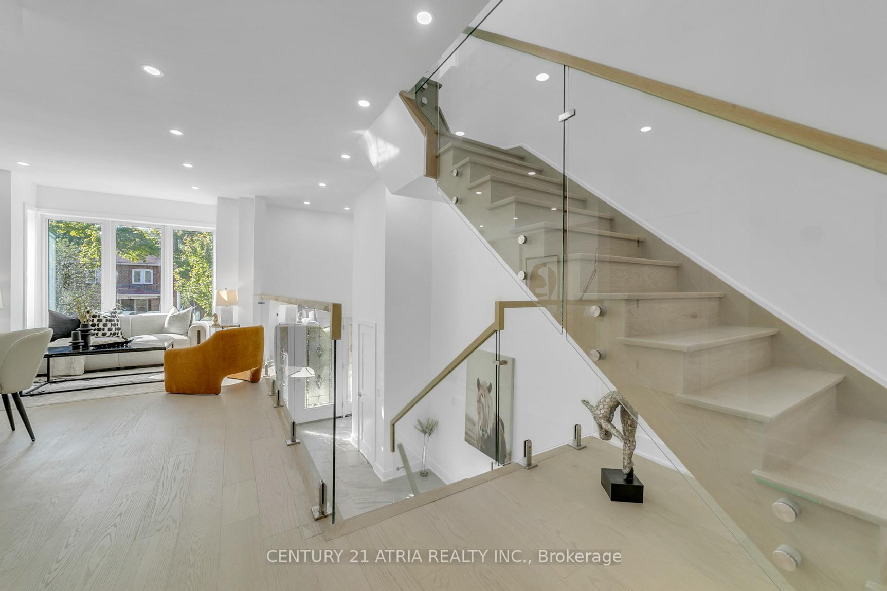 Photo 5 of 47 Eighth Street, Etobicoke, New Toronto — HOMEH