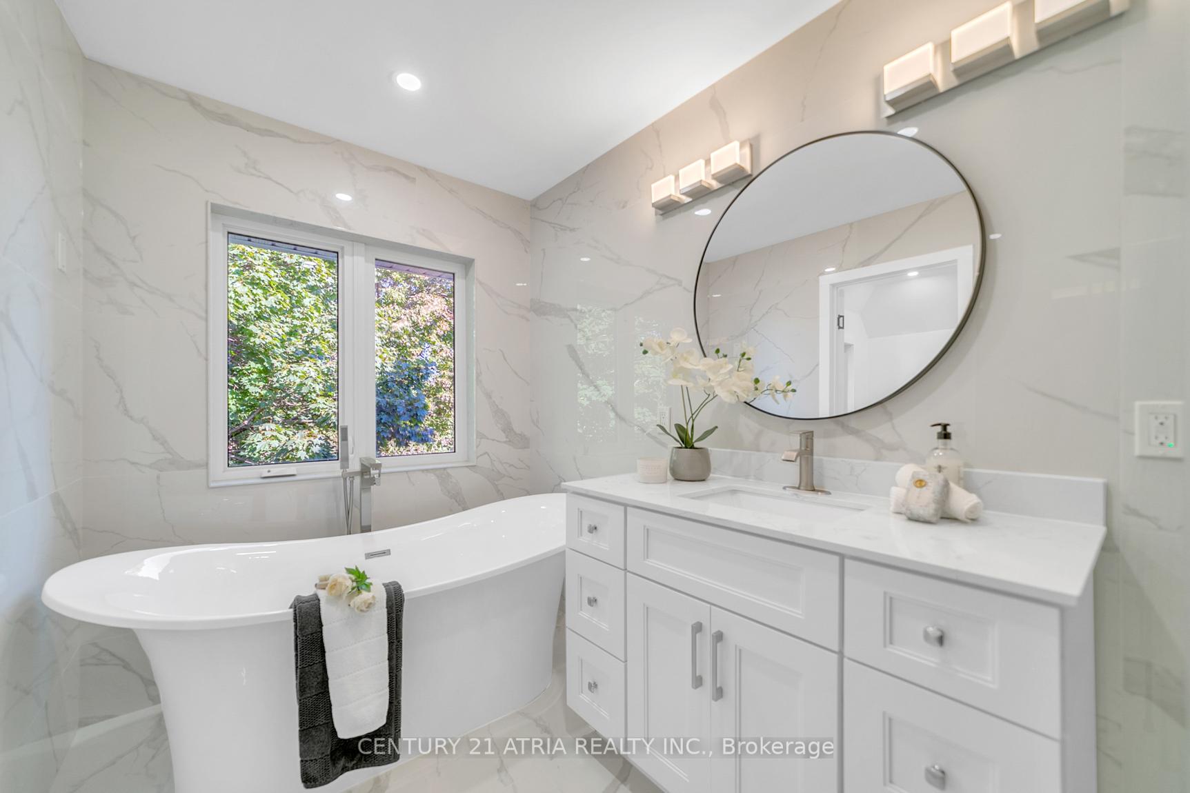 Photo 26 of 47 Eighth Street, Etobicoke, New Toronto — HOMEH