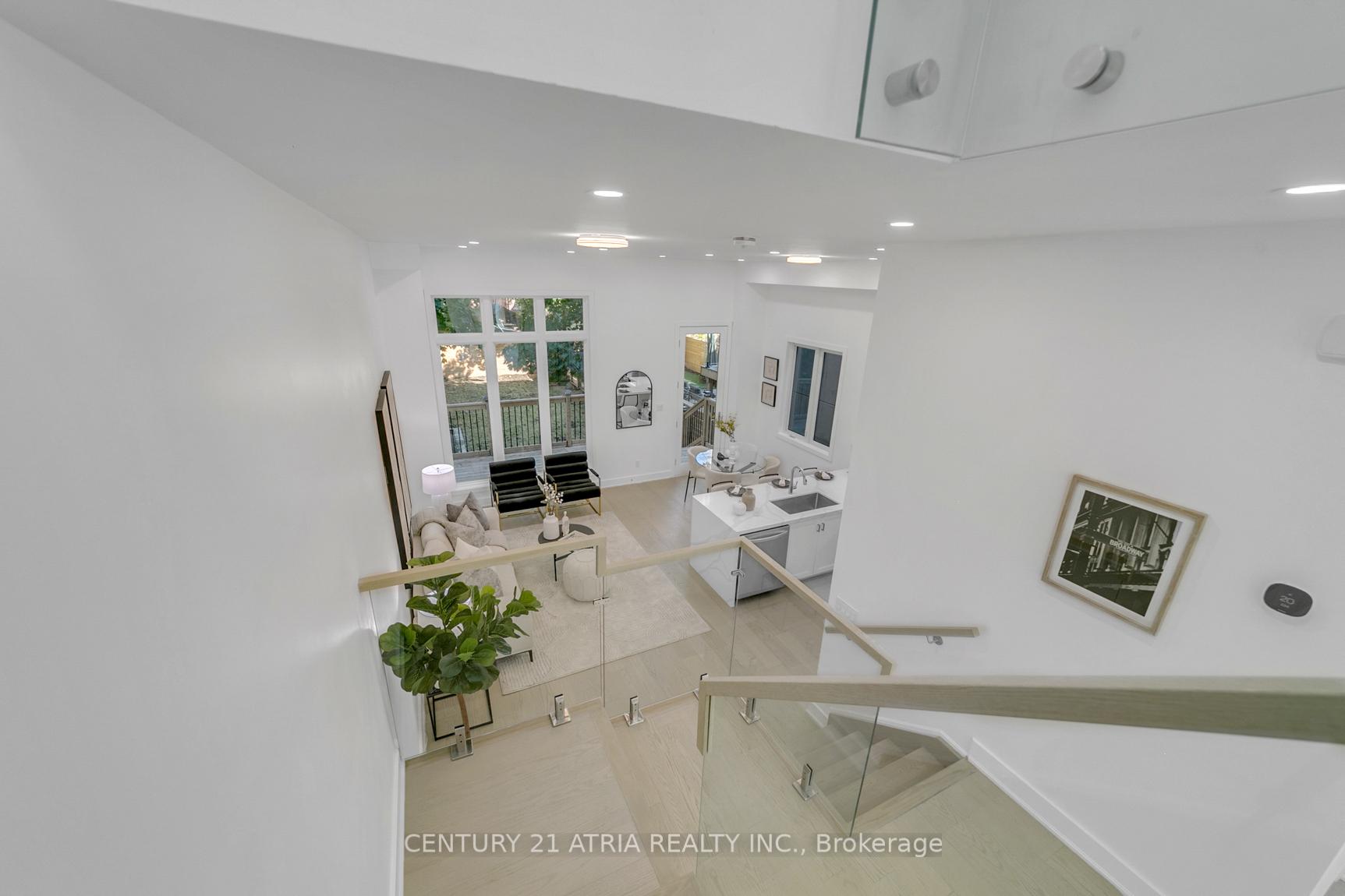 Photo 32 of 47 Eighth Street, Etobicoke, New Toronto — HOMEH