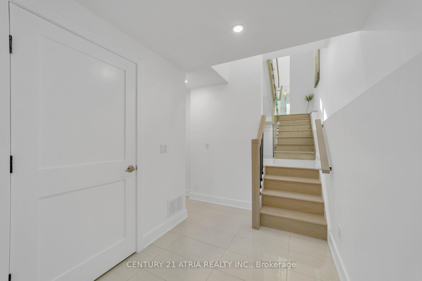 Photo 33 of 47 Eighth Street, Etobicoke, New Toronto — HOMEH