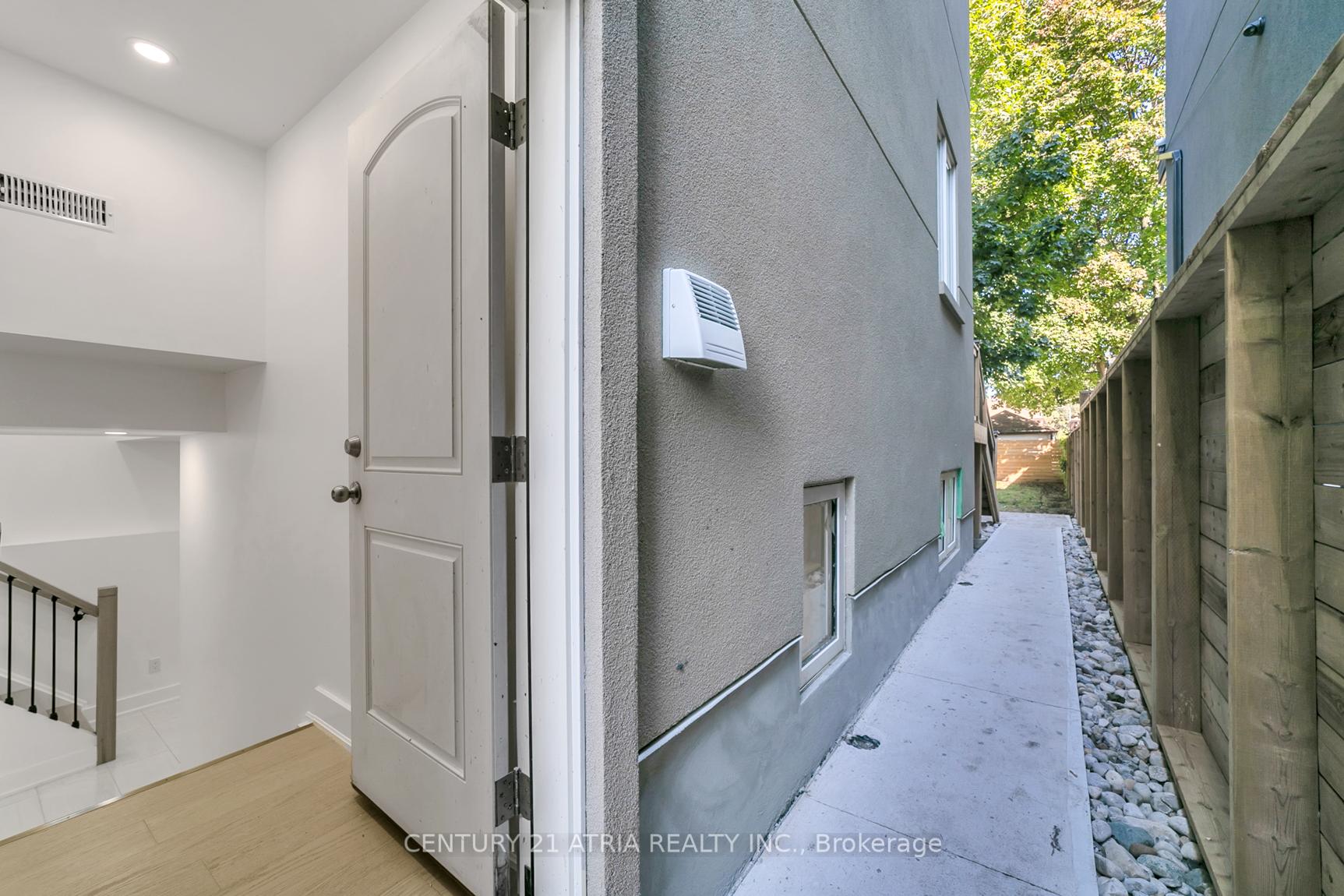 Photo 39 of 47 Eighth Street, Etobicoke, New Toronto — HOMEH