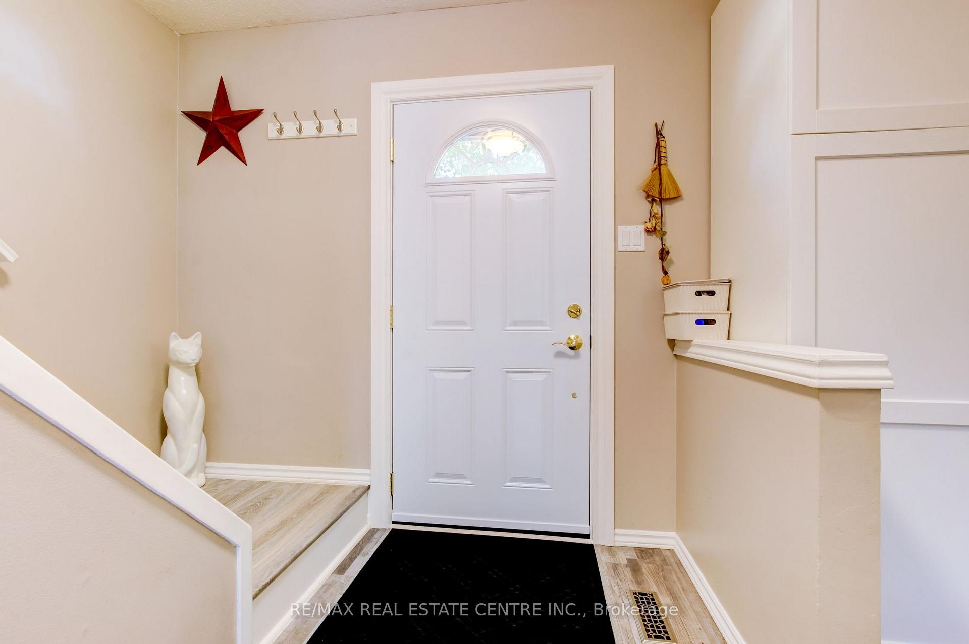Photo 5 of Unit 108, 45 Hansen Road N, Brampton, Madoc — HOMEH