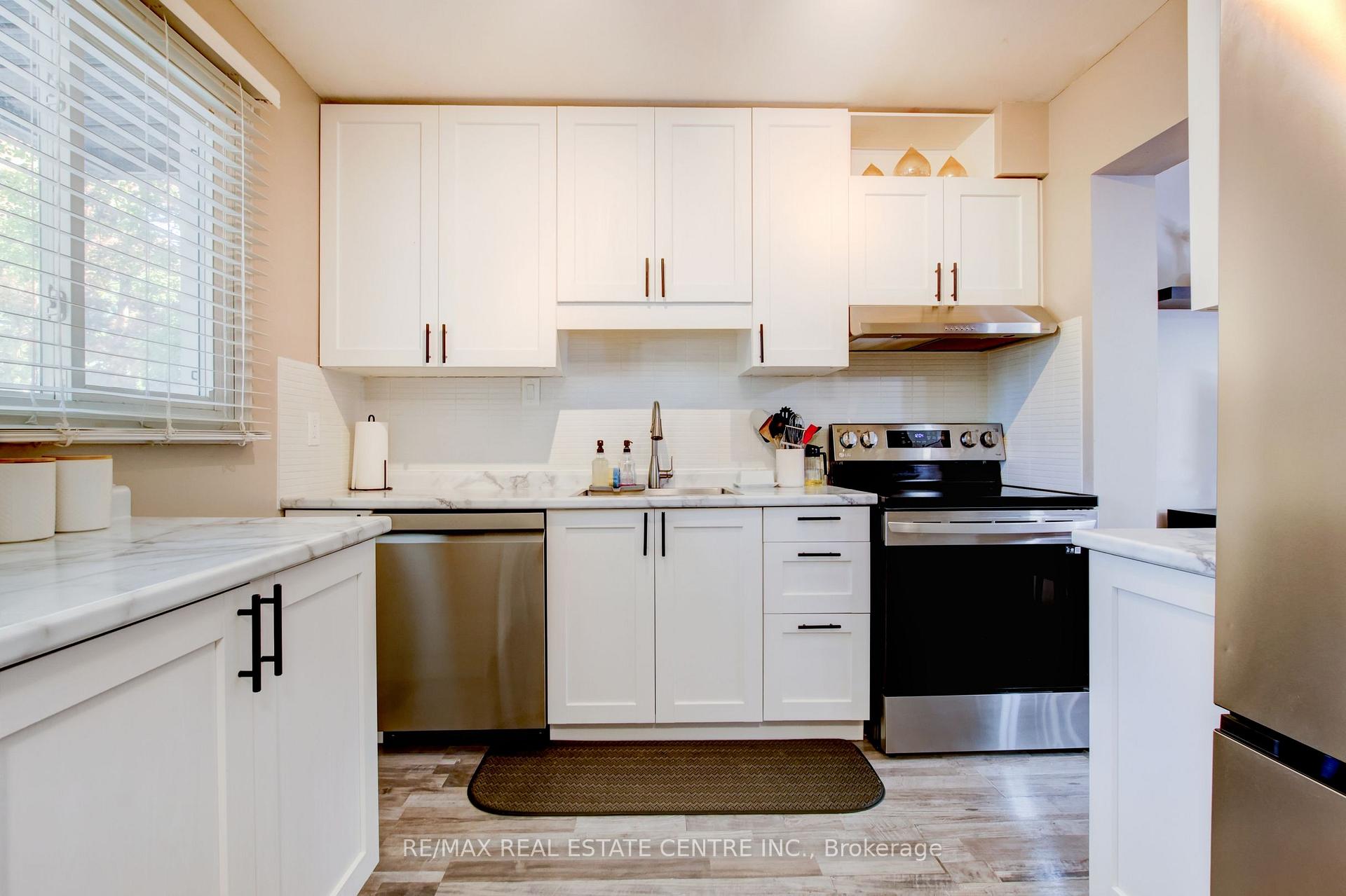 Photo 7 of Unit 108, 45 Hansen Road N, Brampton, Madoc — HOMEH