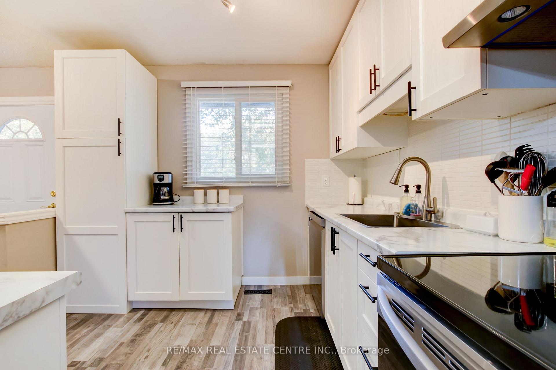 Photo 8 of Unit 108, 45 Hansen Road N, Brampton, Madoc — HOMEH