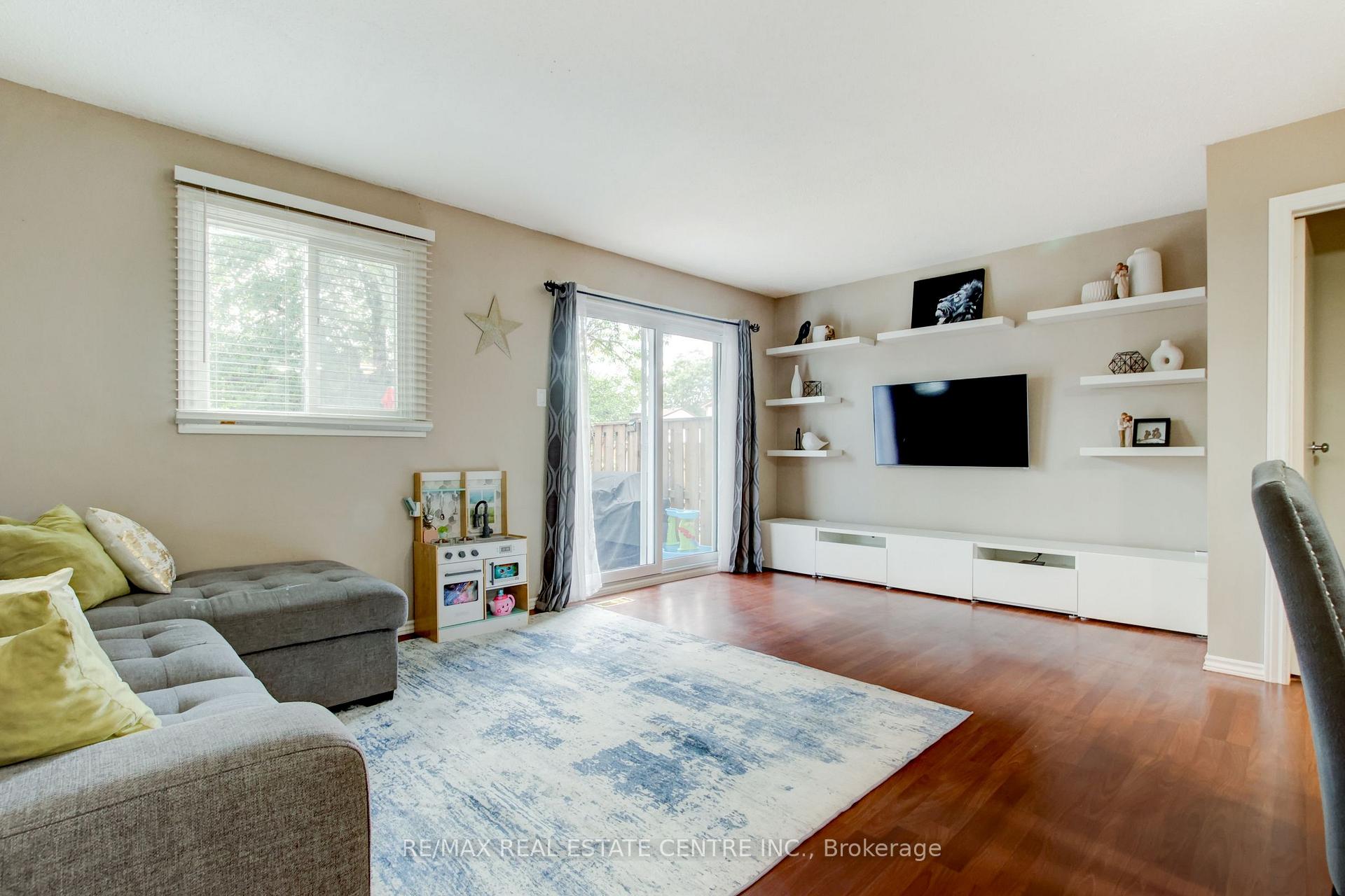 Photo 11 of Unit 108, 45 Hansen Road N, Brampton, Madoc — HOMEH