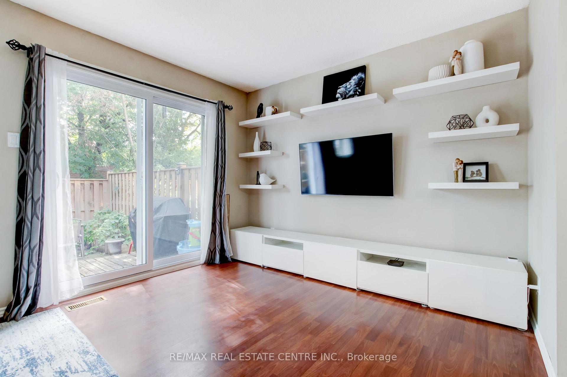Photo 14 of Unit 108, 45 Hansen Road N, Brampton, Madoc — HOMEH