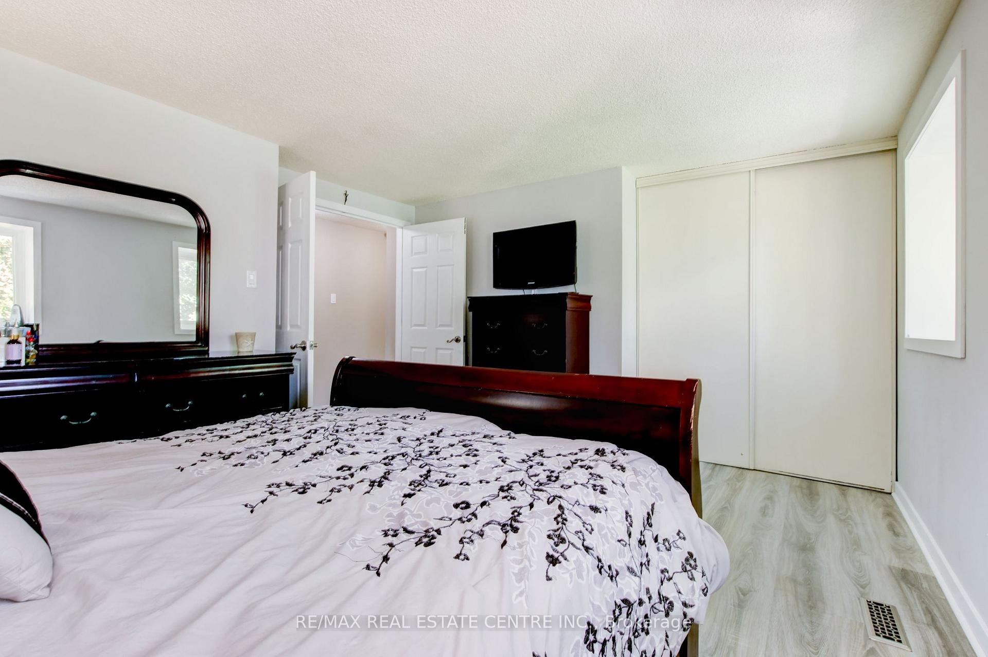 Photo 18 of Unit 108, 45 Hansen Road N, Brampton, Madoc — HOMEH