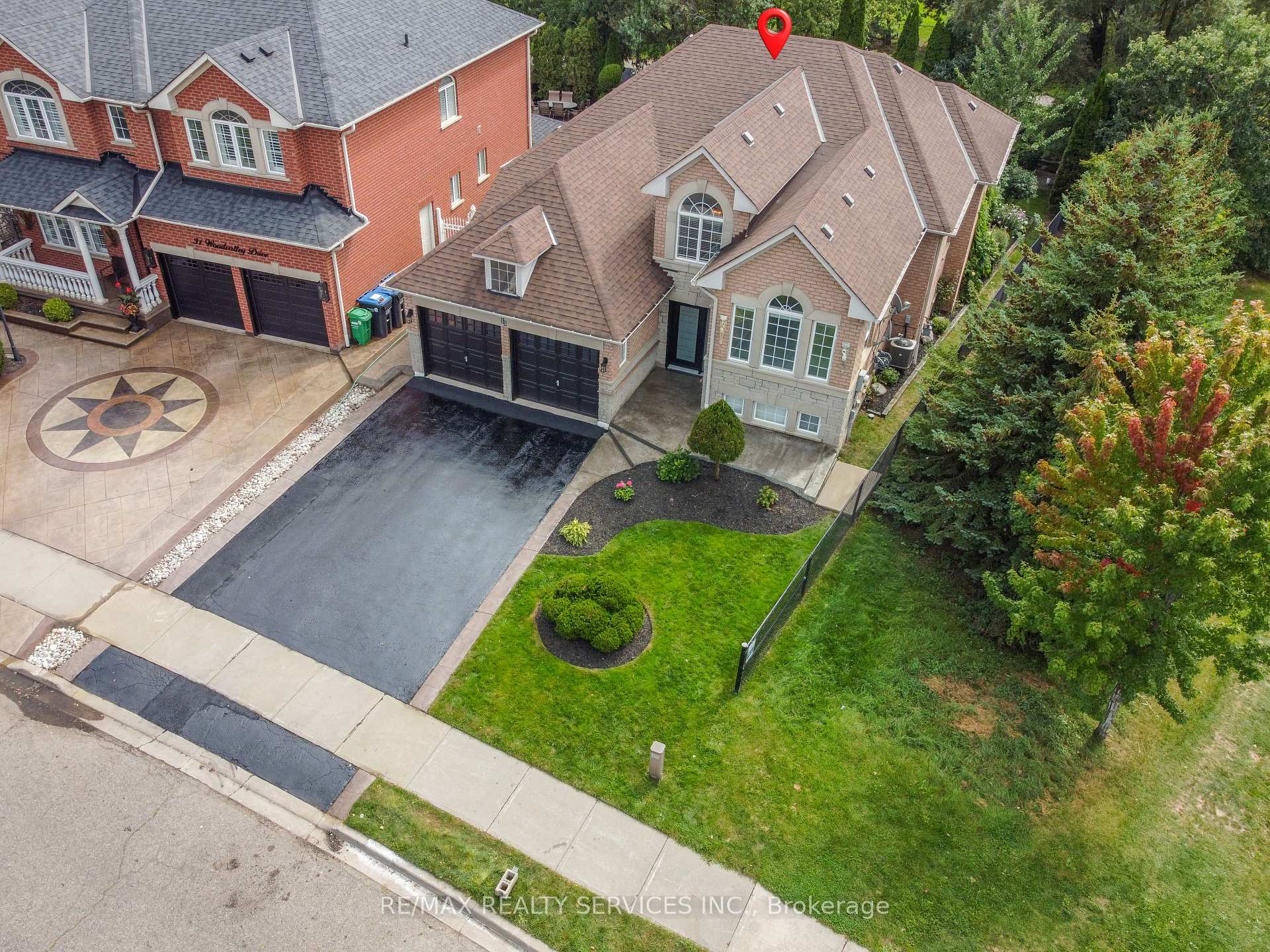 Photo 1 of 33 Woodvalley Drive, Brampton, Fletcher's Meadow — HOMEH