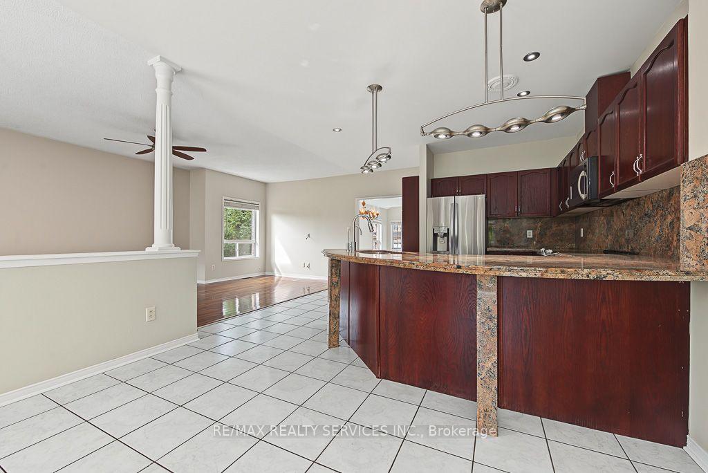 Photo 14 of 33 Woodvalley Drive, Brampton, Fletcher's Meadow — HOMEH