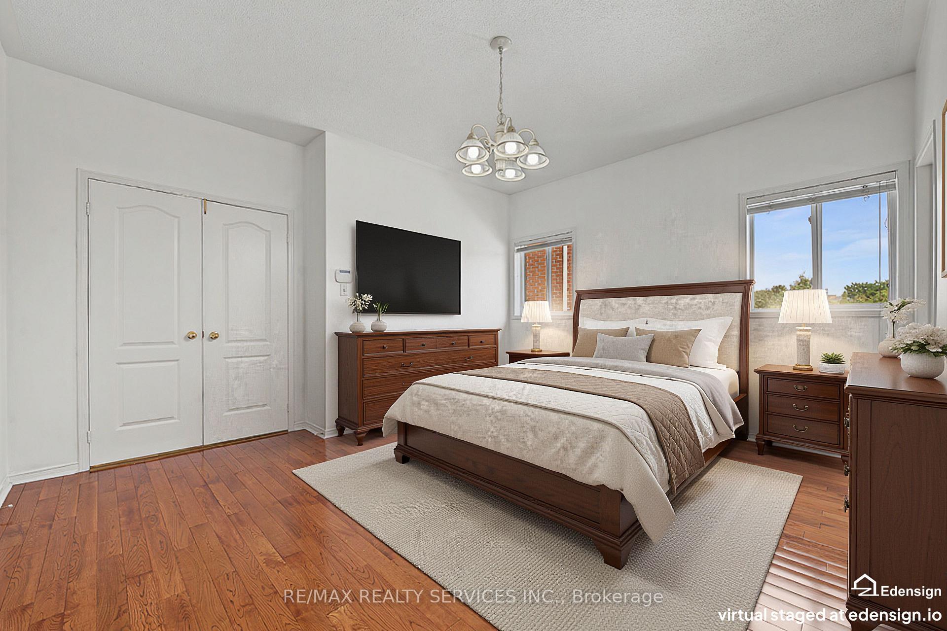 Photo 19 of 33 Woodvalley Drive, Brampton, Fletcher's Meadow — HOMEH